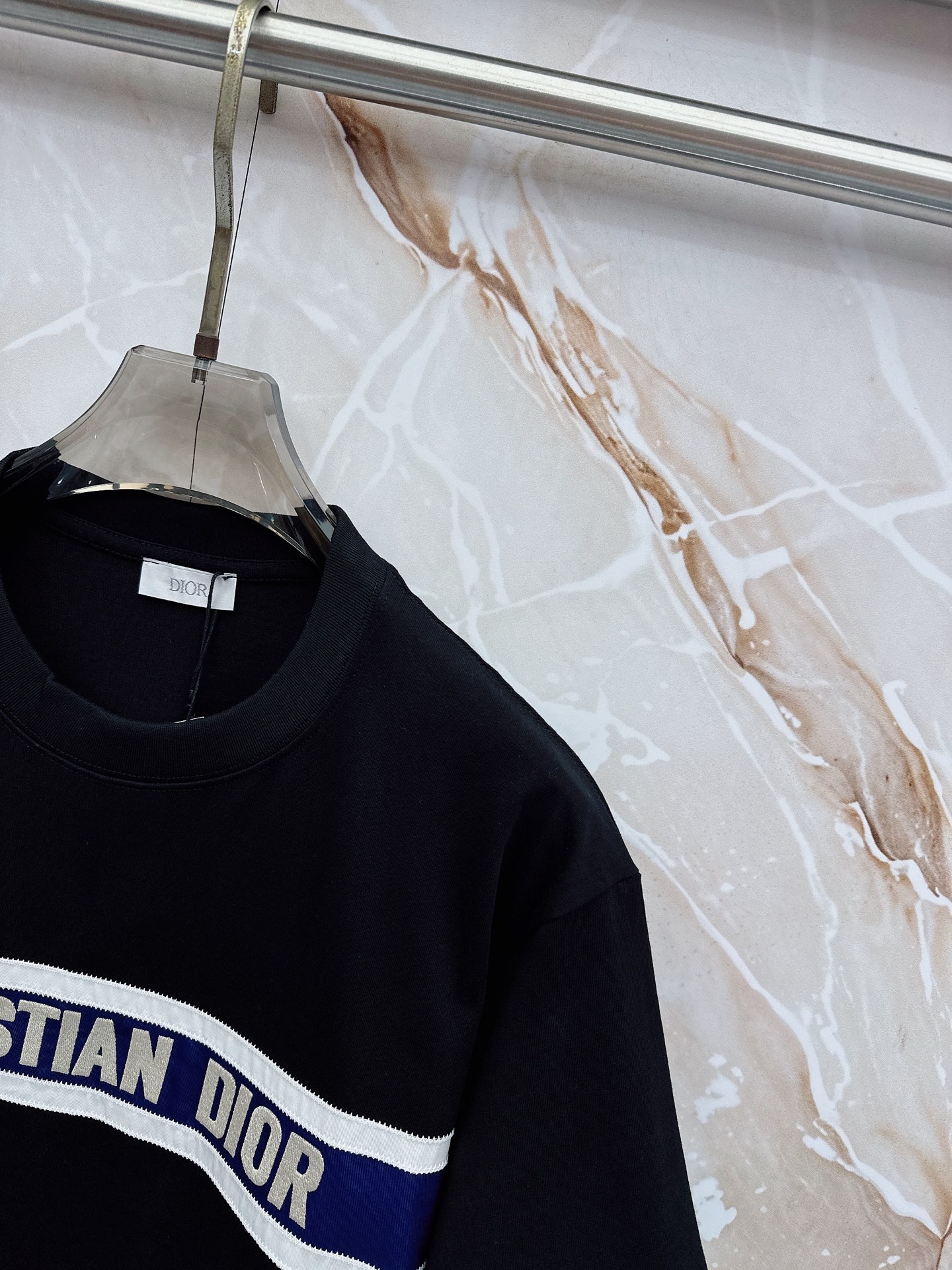 迪奥 2026春夏新款首发最新款短袖圆领T恤 高端订制 设计前卫时尚！品牌logo重工艺设计 高端定制2