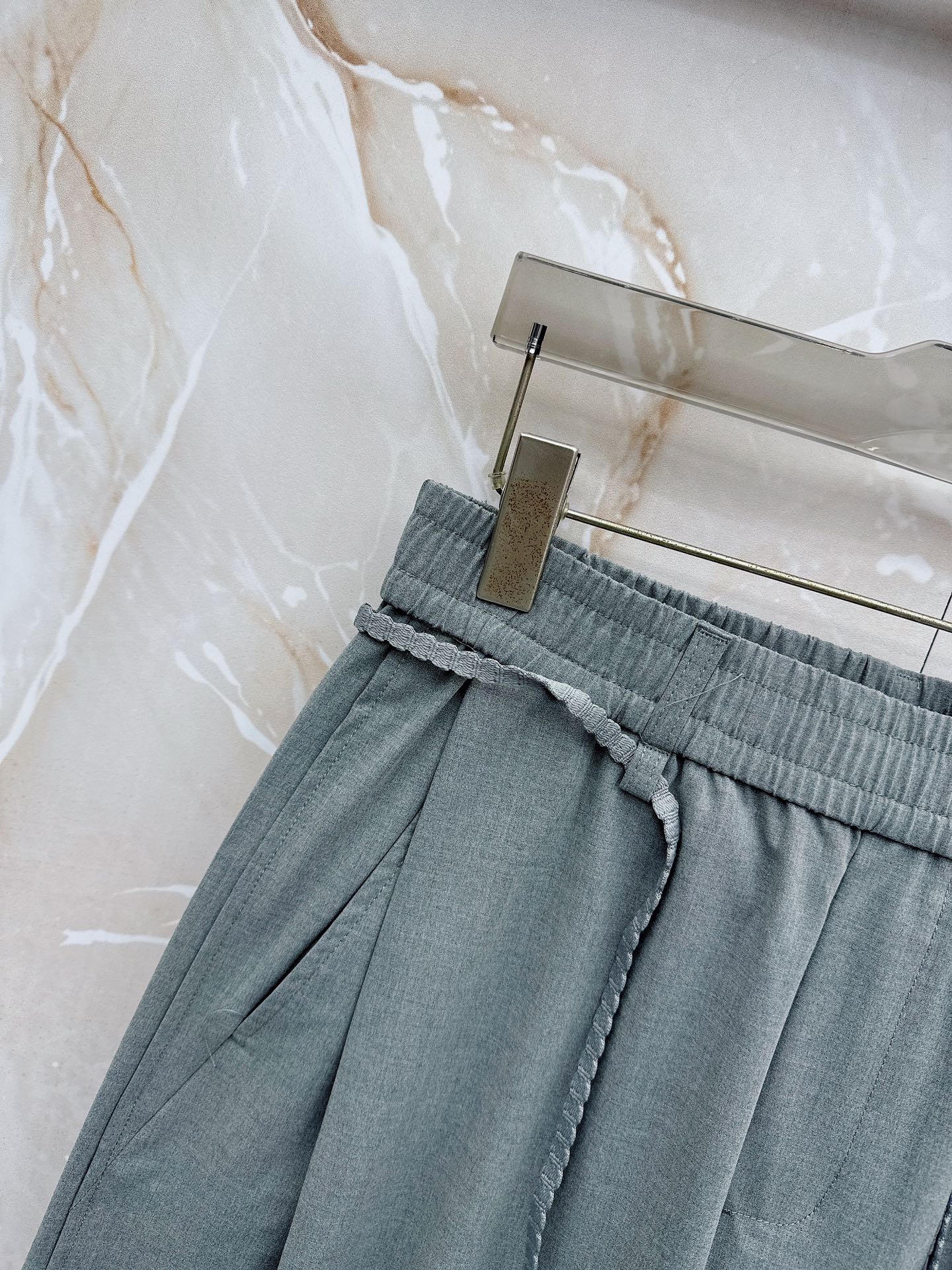 罗意威🔥🔥春夏新款宽松休闲，采用优质面料，亲肤舒服，压褶设计简直是神来之笔，不仅增加了的层次感，还超级显