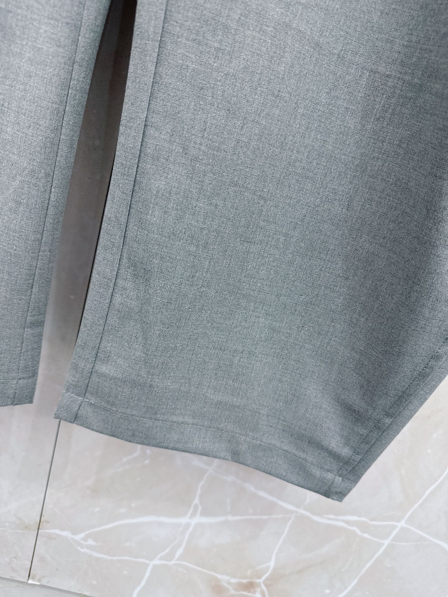 罗意威🔥🔥春夏新款宽松休闲，采用优质面料，亲肤舒服，压褶设计简直是神来之笔，不仅增加了的层次感，还超级显