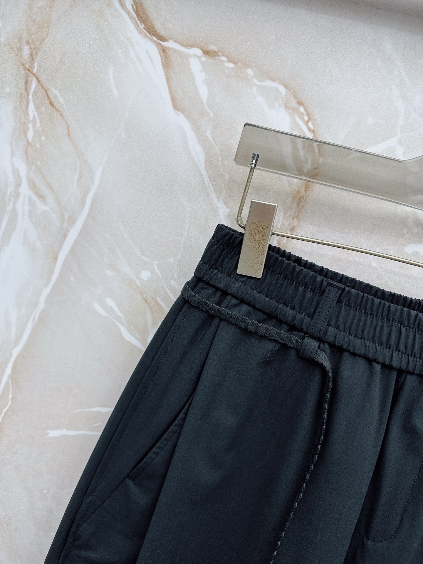 罗意威🔥🔥春夏新款宽松休闲，采用优质面料，亲肤舒服，压褶设计简直是神来之笔，不仅增加了的层次感，还超级显