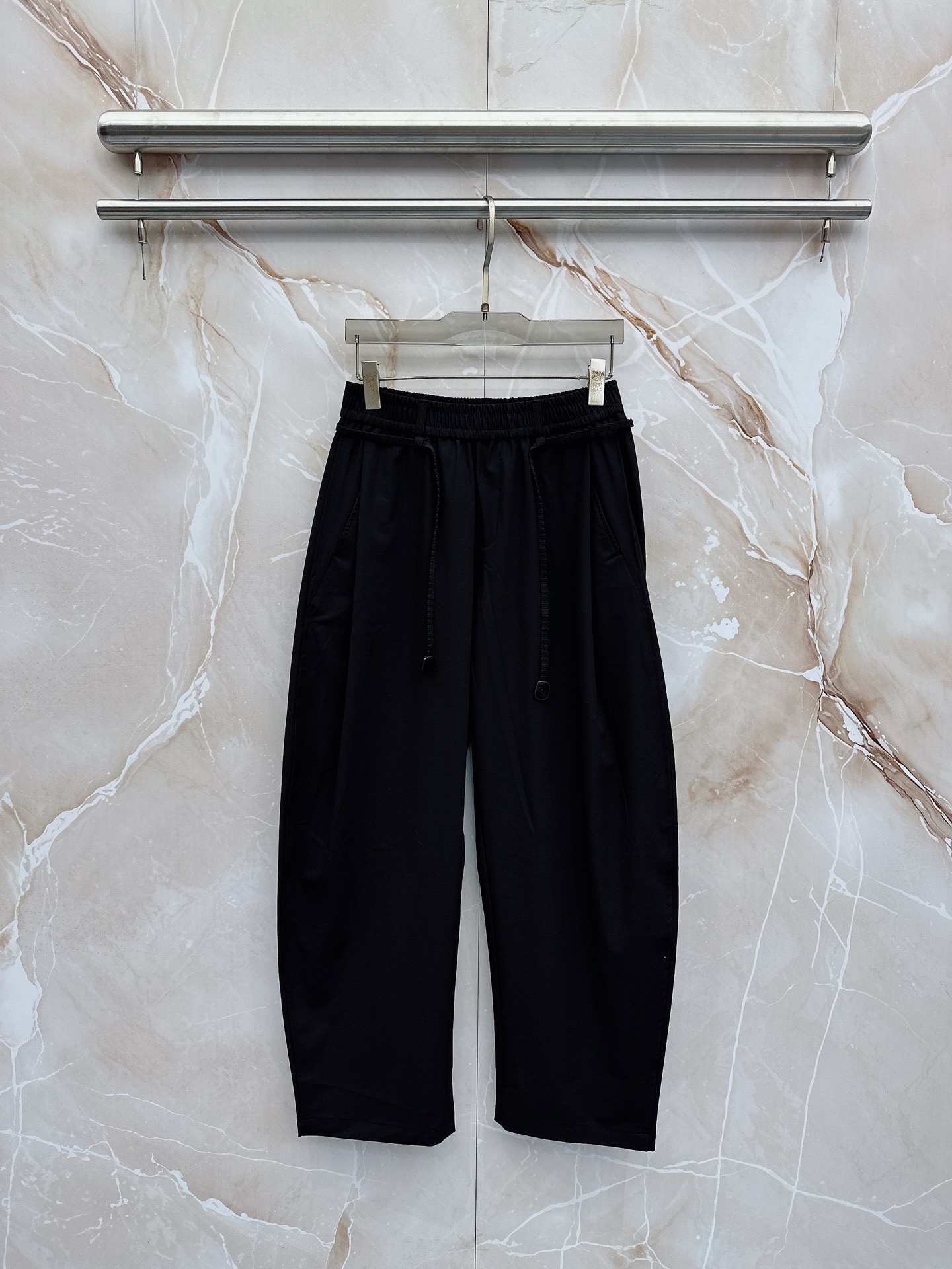 罗意威🔥🔥春夏新款宽松休闲，采用优质面料，亲肤舒服，压褶设计简直是神来之笔，不仅增加了的层次感，还超级显