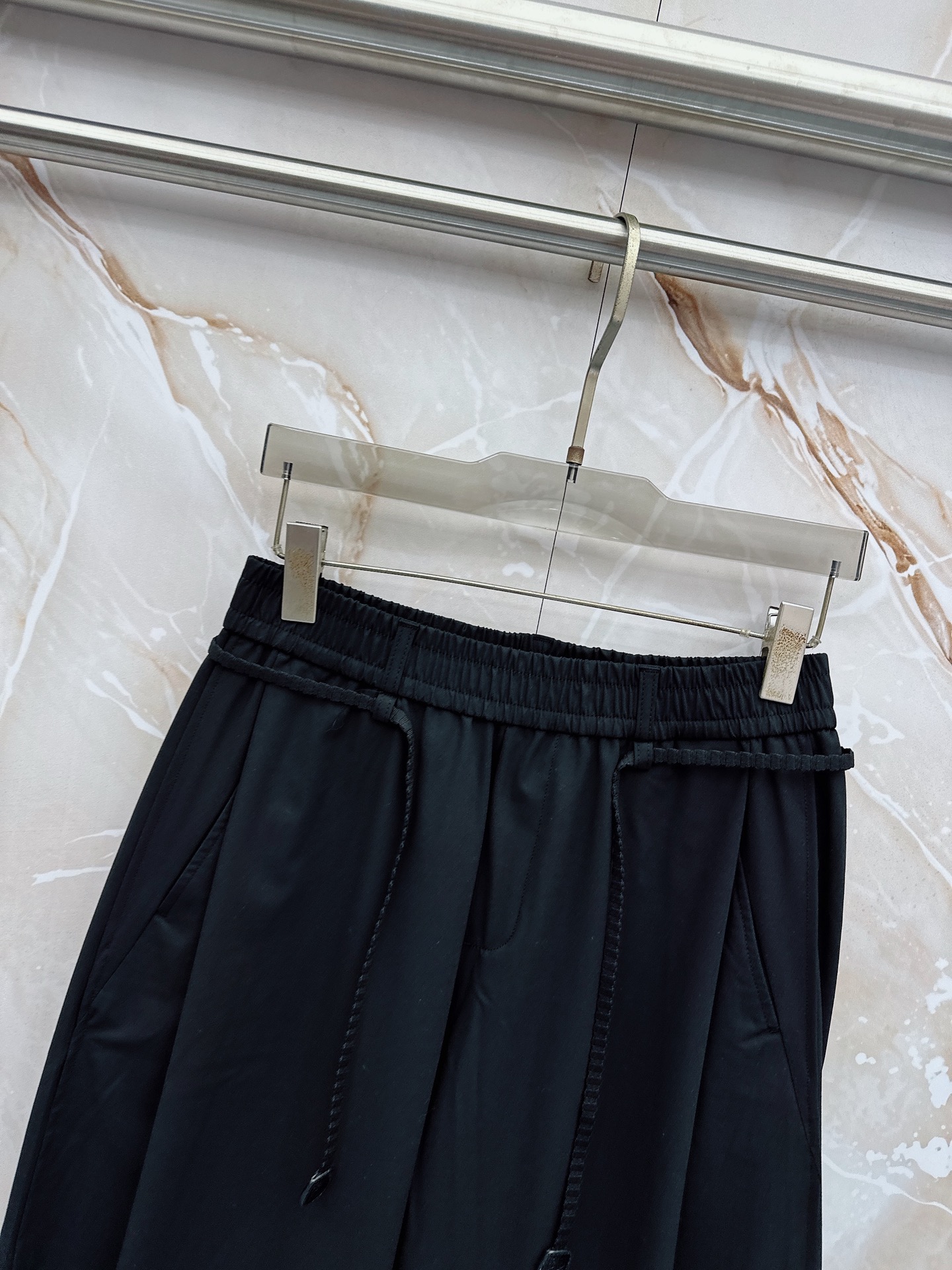 罗意威🔥🔥春夏新款宽松休闲，采用优质面料，亲肤舒服，压褶设计简直是神来之笔，不仅增加了的层次感，还超级显