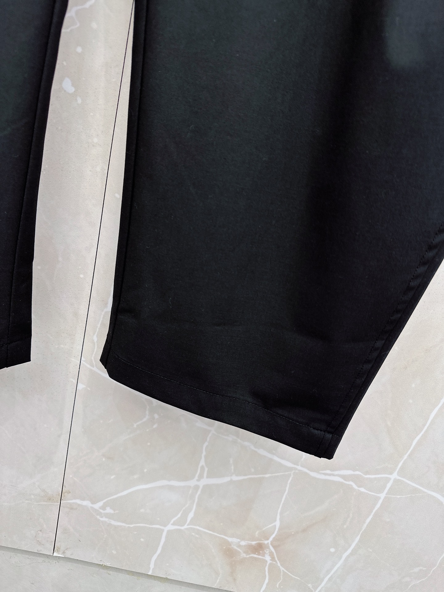 罗意威🔥🔥春夏新款宽松休闲，采用优质面料，亲肤舒服，压褶设计简直是神来之笔，不仅增加了的层次感，还超级显