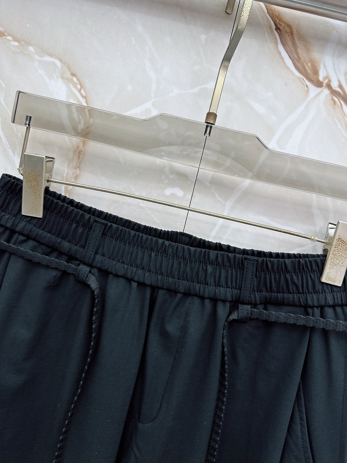 罗意威🔥🔥春夏新款宽松休闲，采用优质面料，亲肤舒服，压褶设计简直是神来之笔，不仅增加了的层次感，还超级显