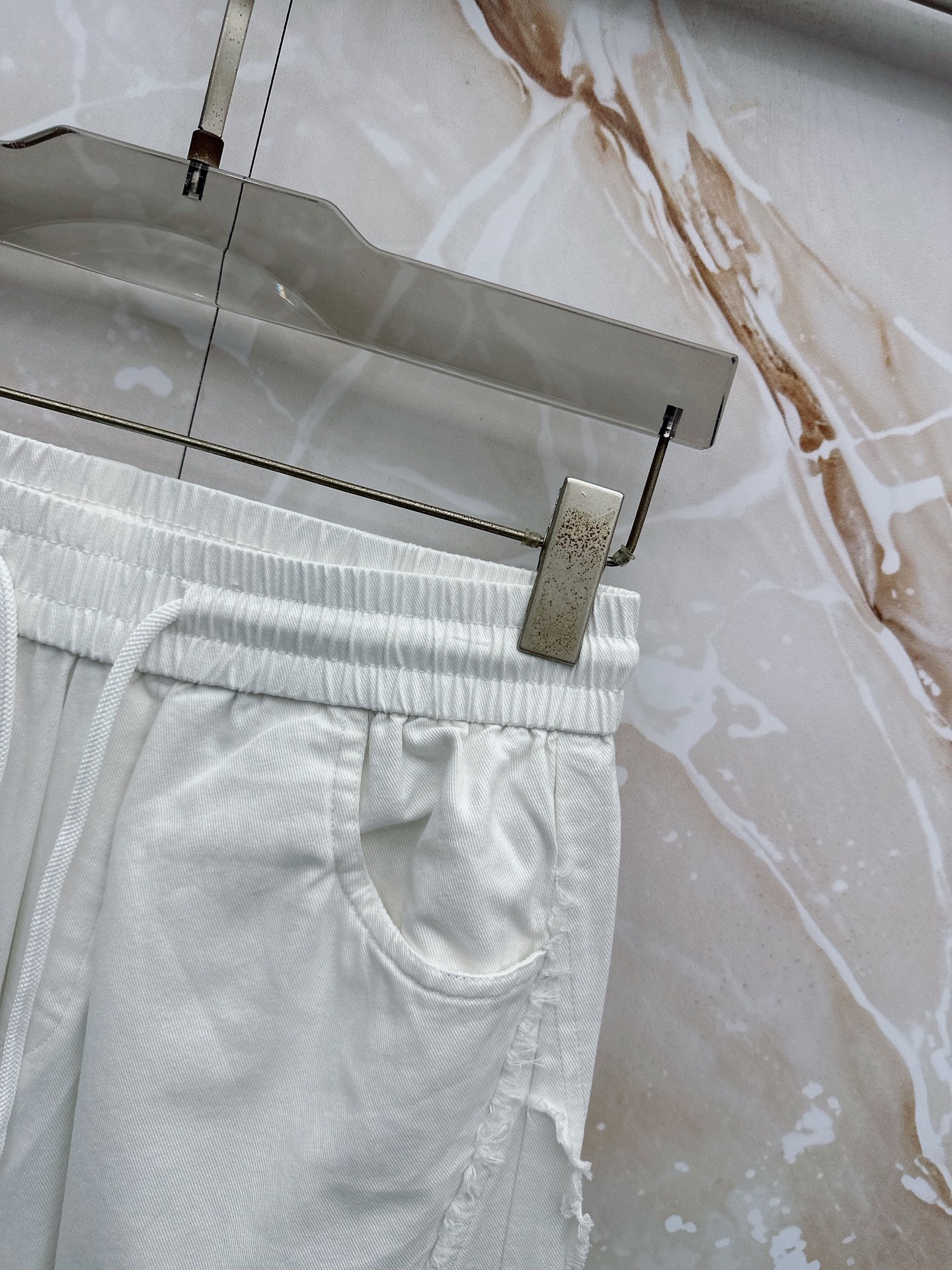 克罗心🔥🔥春夏新款宽松休闲，采用优质面料，亲肤舒服，压褶设计简直是神来之笔，不仅增加了的层次感，还超级显