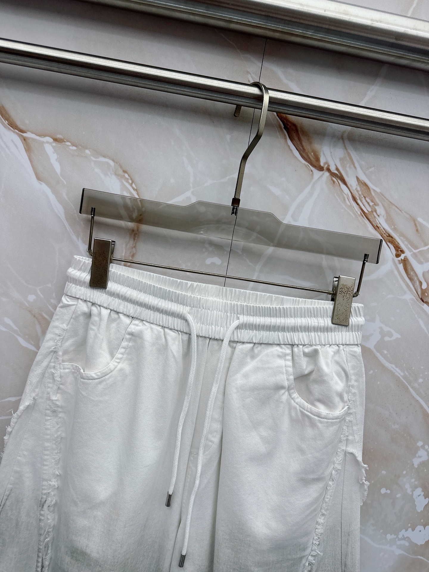 克罗心🔥🔥春夏新款宽松休闲，采用优质面料，亲肤舒服，压褶设计简直是神来之笔，不仅增加了的层次感，还超级显