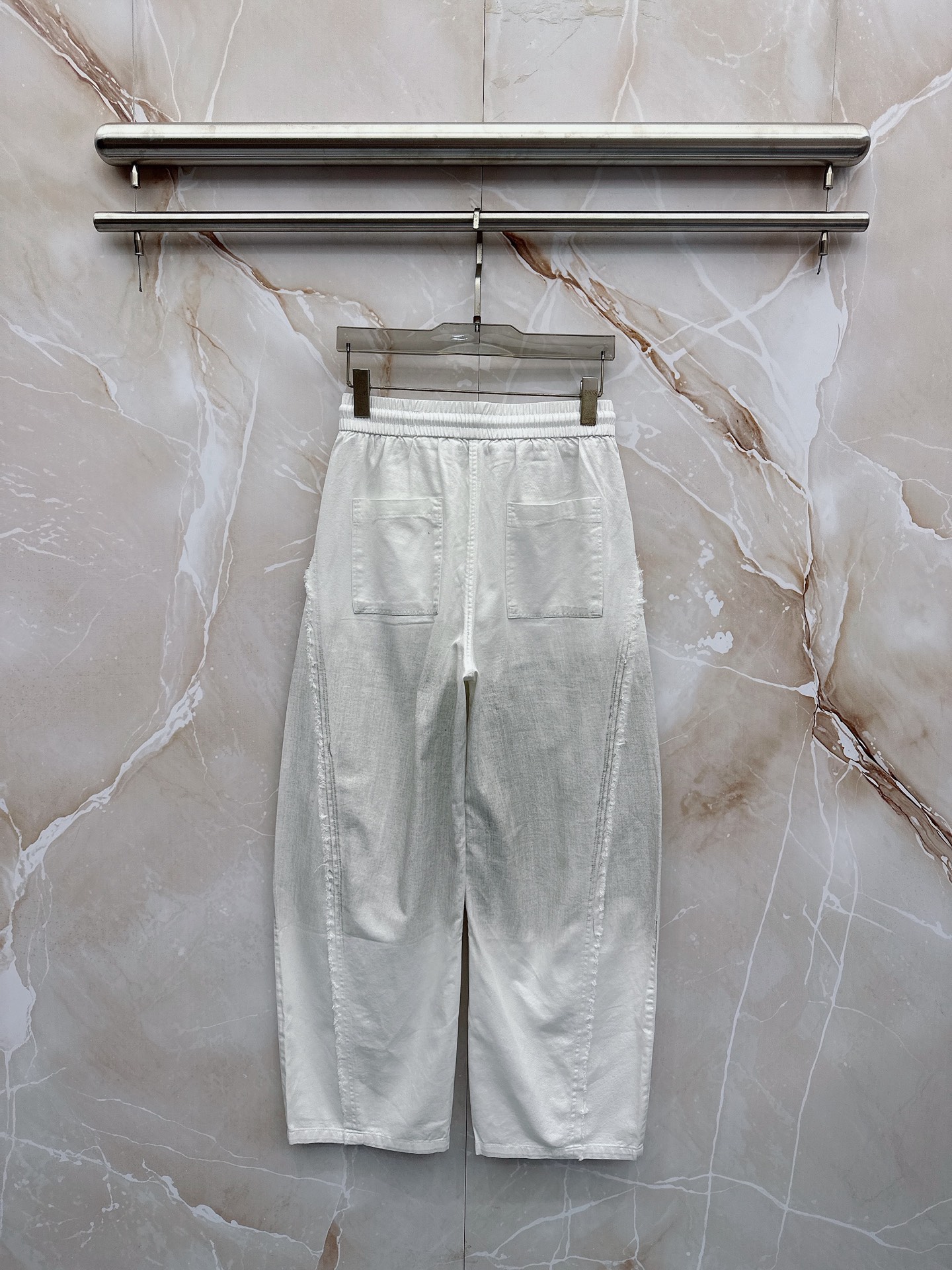 克罗心🔥🔥春夏新款宽松休闲，采用优质面料，亲肤舒服，压褶设计简直是神来之笔，不仅增加了的层次感，还超级显