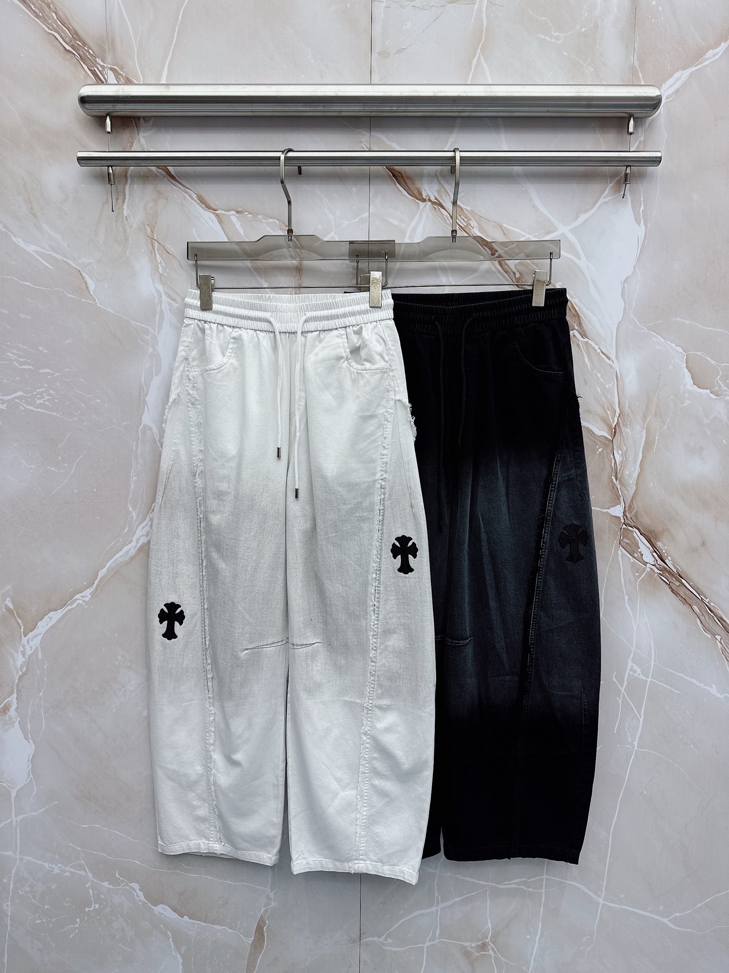 克罗心🔥🔥春夏新款宽松休闲，采用优质面料，亲肤舒服，压褶设计简直是神来之笔，不仅增加了的层次感，还超级显