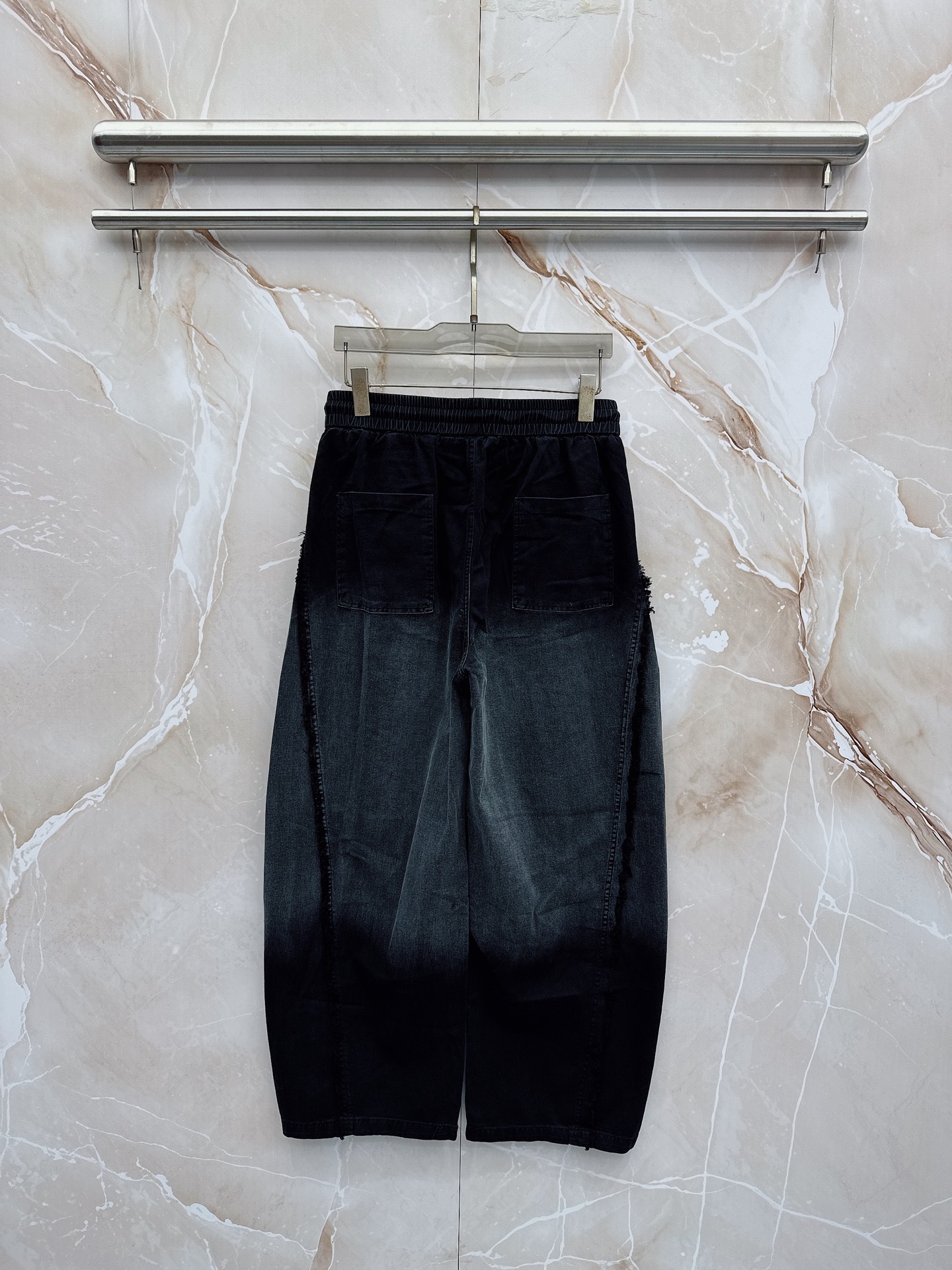 克罗心🔥🔥春夏新款宽松休闲，采用优质面料，亲肤舒服，压褶设计简直是神来之笔，不仅增加了的层次感，还超级显