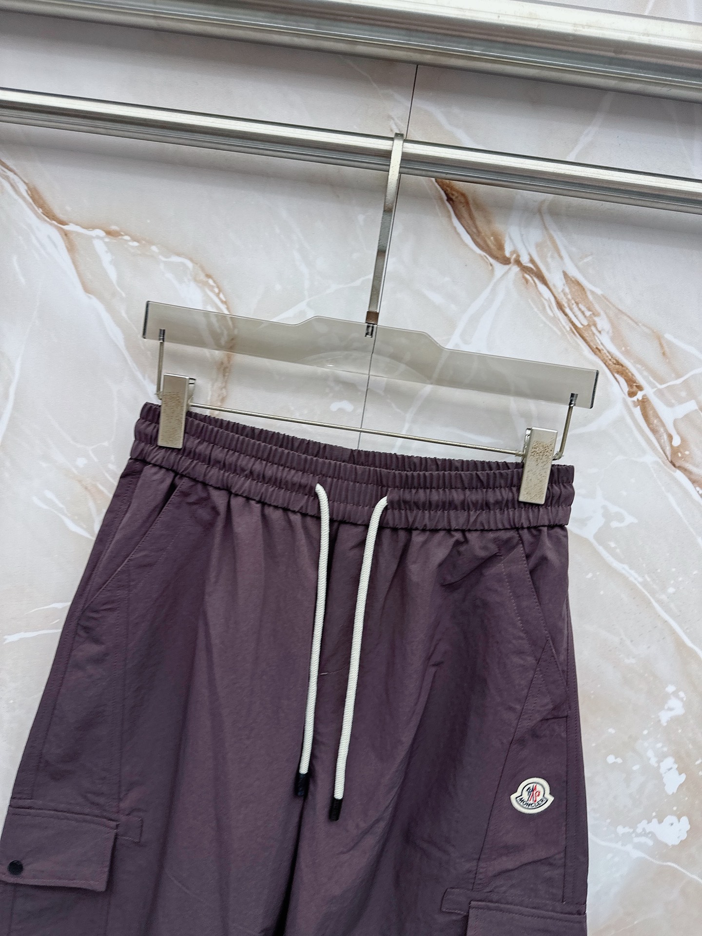 蒙口 🔥🔥春夏新款宽松休闲，采用优质面料，亲肤舒服，压褶设计简直是神来之笔，不仅增加了的层次感，还超级显