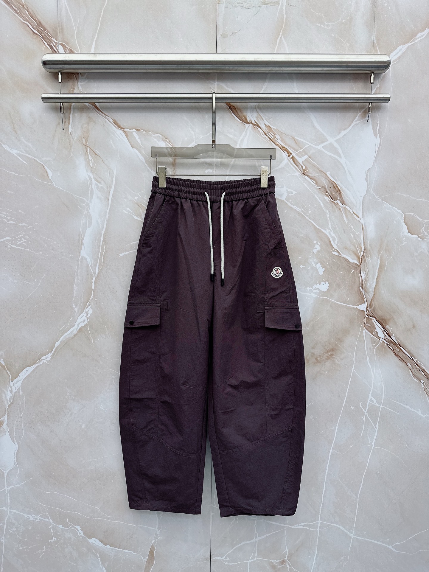 蒙口 🔥🔥春夏新款宽松休闲，采用优质面料，亲肤舒服，压褶设计简直是神来之笔，不仅增加了的层次感，还超级显