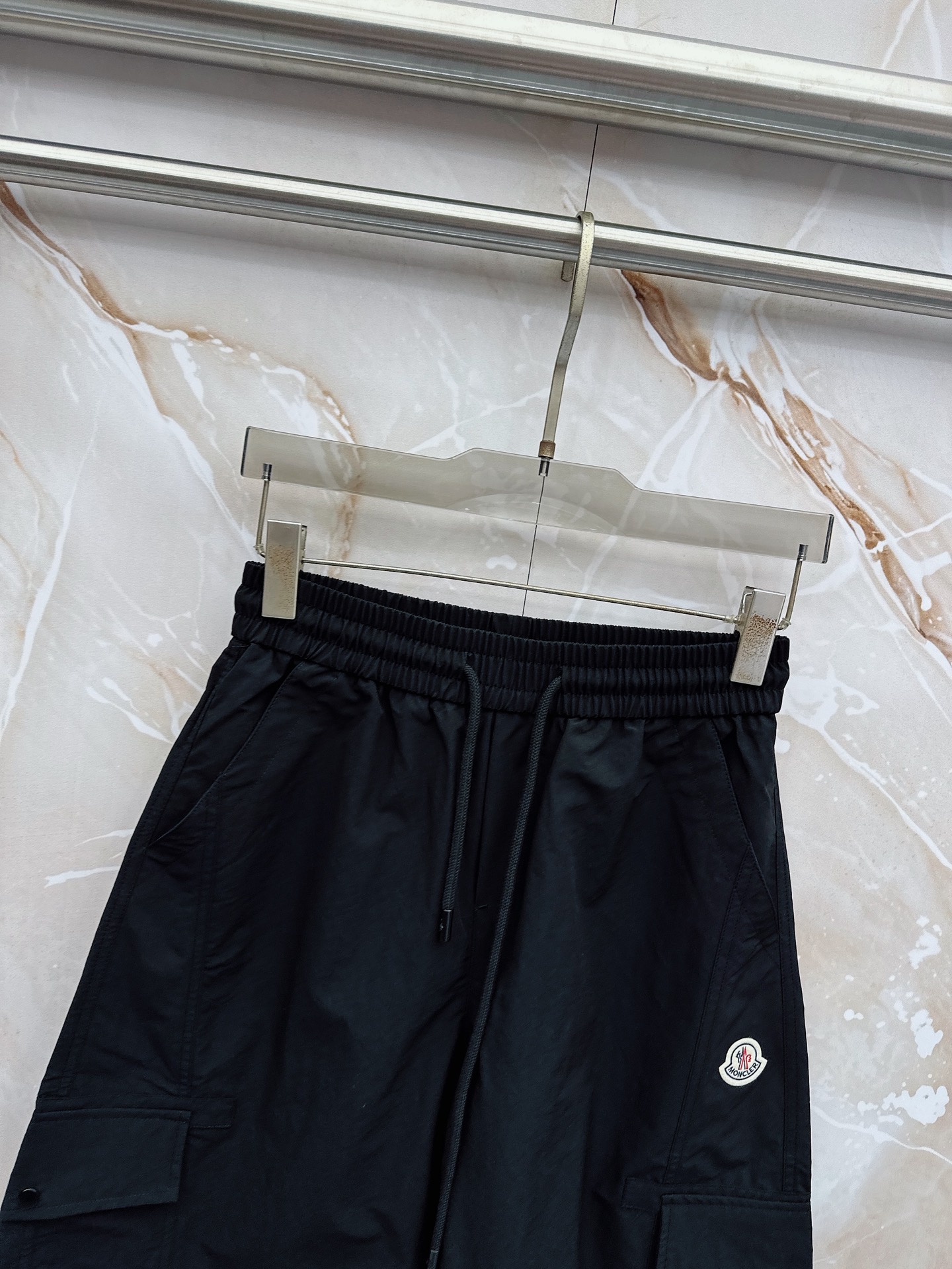 蒙口 🔥🔥春夏新款宽松休闲，采用优质面料，亲肤舒服，压褶设计简直是神来之笔，不仅增加了的层次感，还超级显