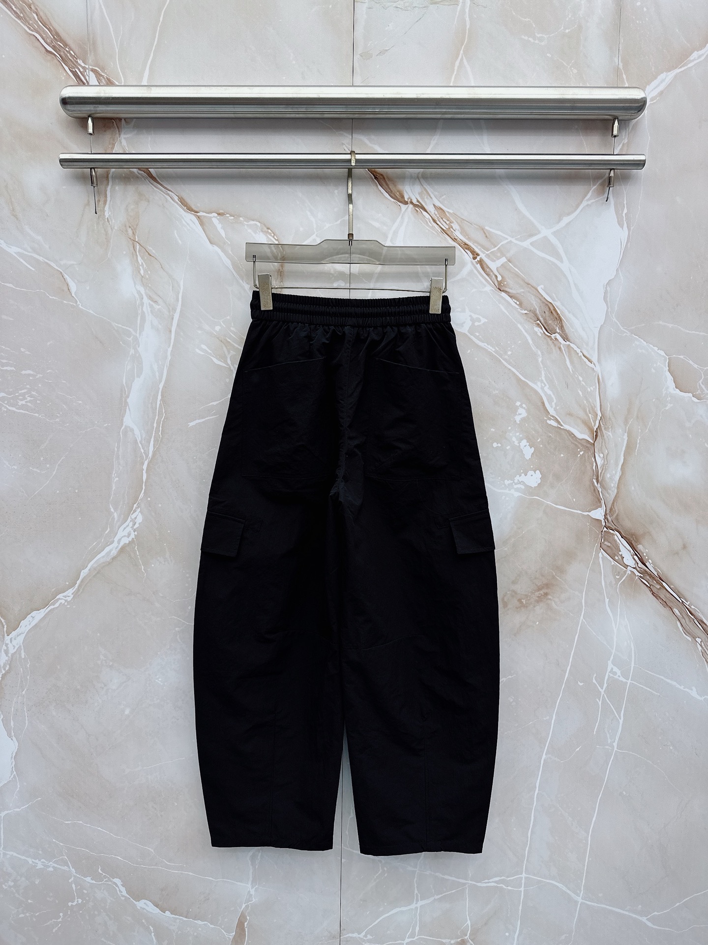 蒙口 🔥🔥春夏新款宽松休闲，采用优质面料，亲肤舒服，压褶设计简直是神来之笔，不仅增加了的层次感，还超级显