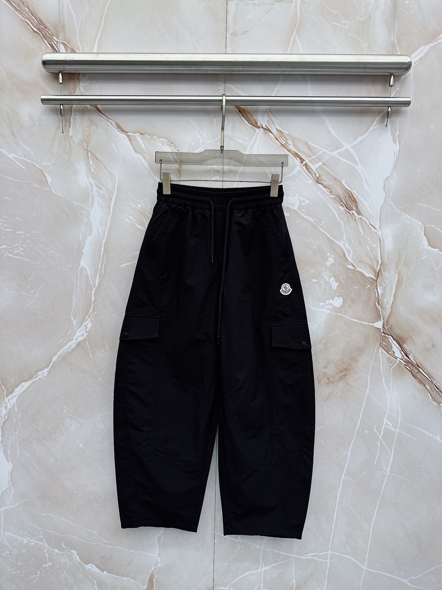 蒙口 🔥🔥春夏新款宽松休闲，采用优质面料，亲肤舒服，压褶设计简直是神来之笔，不仅增加了的层次感，还超级显