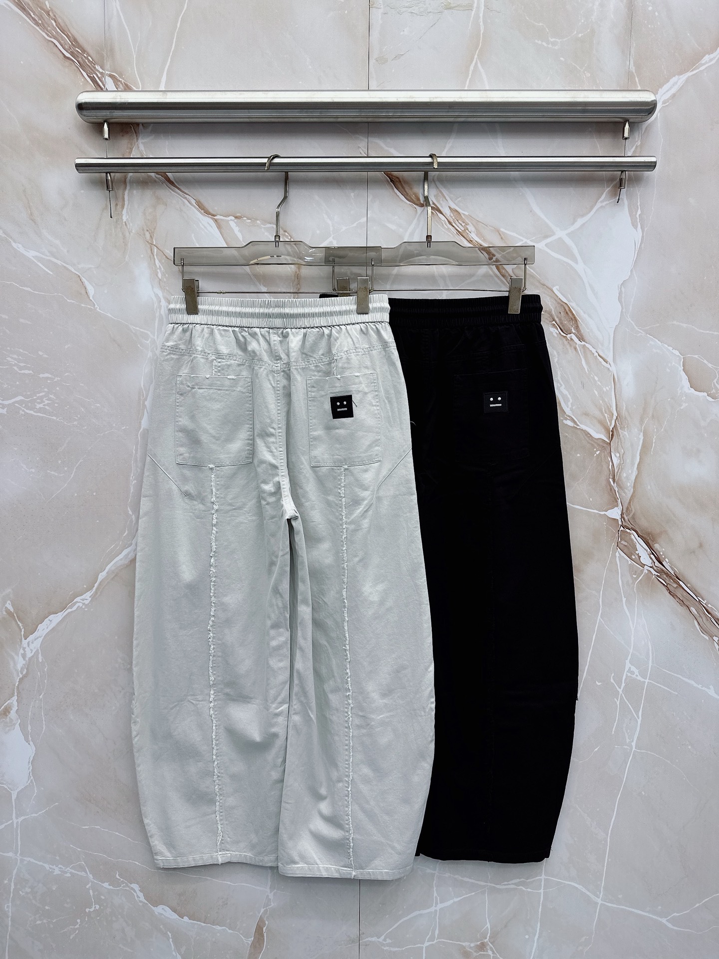 😊🔥🔥春夏新款宽松休闲，采用优质面料，亲肤舒服，压褶设计简直是神来之笔，不仅增加了的层次感，还超级显瘦，