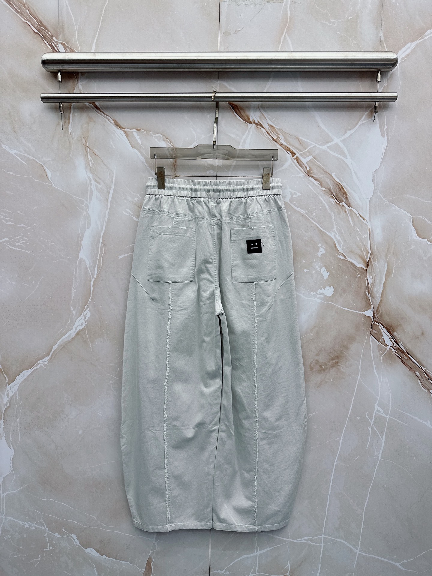 😊🔥🔥春夏新款宽松休闲，采用优质面料，亲肤舒服，压褶设计简直是神来之笔，不仅增加了的层次感，还超级显瘦，