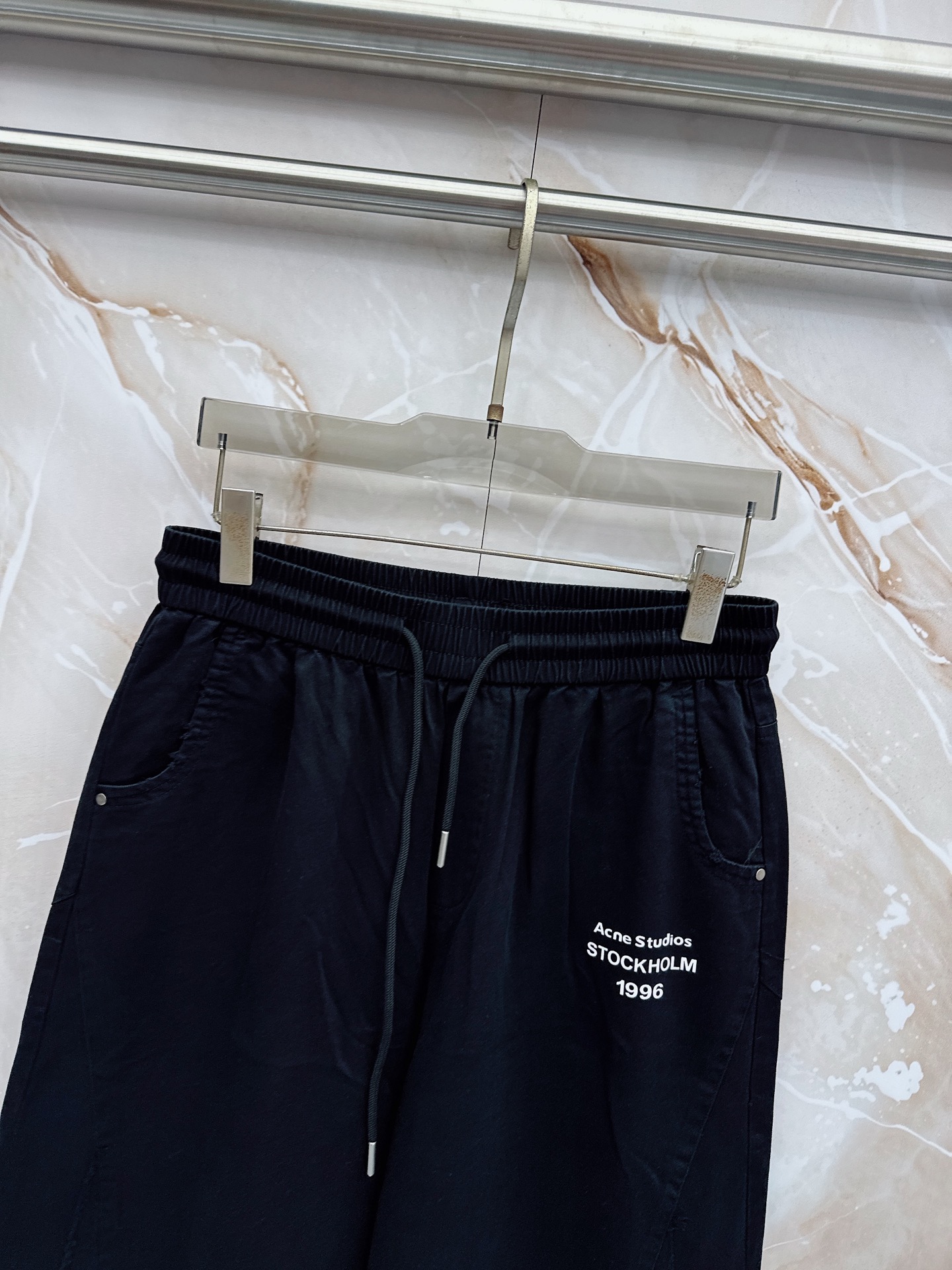 😊🔥🔥春夏新款宽松休闲，采用优质面料，亲肤舒服，压褶设计简直是神来之笔，不仅增加了的层次感，还超级显瘦，