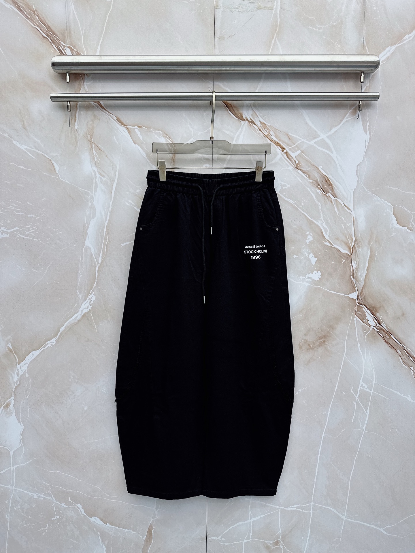 😊🔥🔥春夏新款宽松休闲，采用优质面料，亲肤舒服，压褶设计简直是神来之笔，不仅增加了的层次感，还超级显瘦，