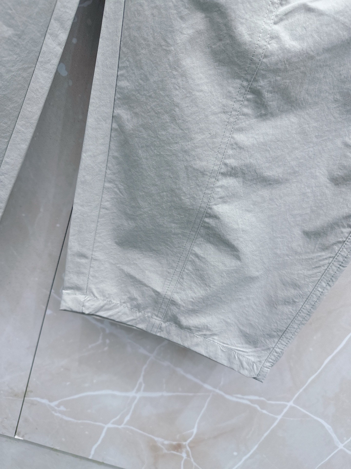 alo🔥🔥春夏新款宽松休闲，采用优质面料，亲肤舒服，压褶设计简直是神来之笔，不仅增加了的层次感，还超级显