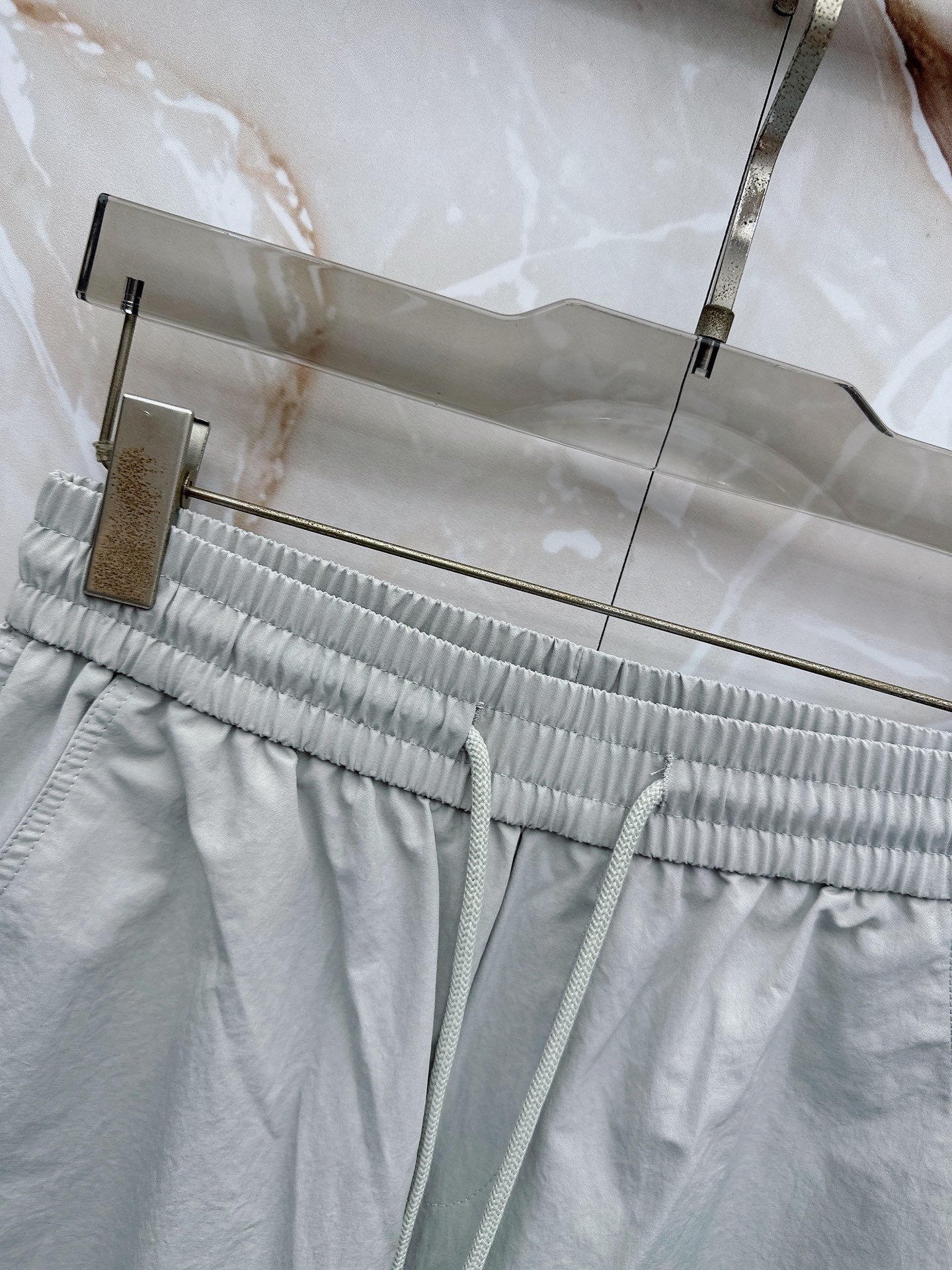 alo🔥🔥春夏新款宽松休闲，采用优质面料，亲肤舒服，压褶设计简直是神来之笔，不仅增加了的层次感，还超级显