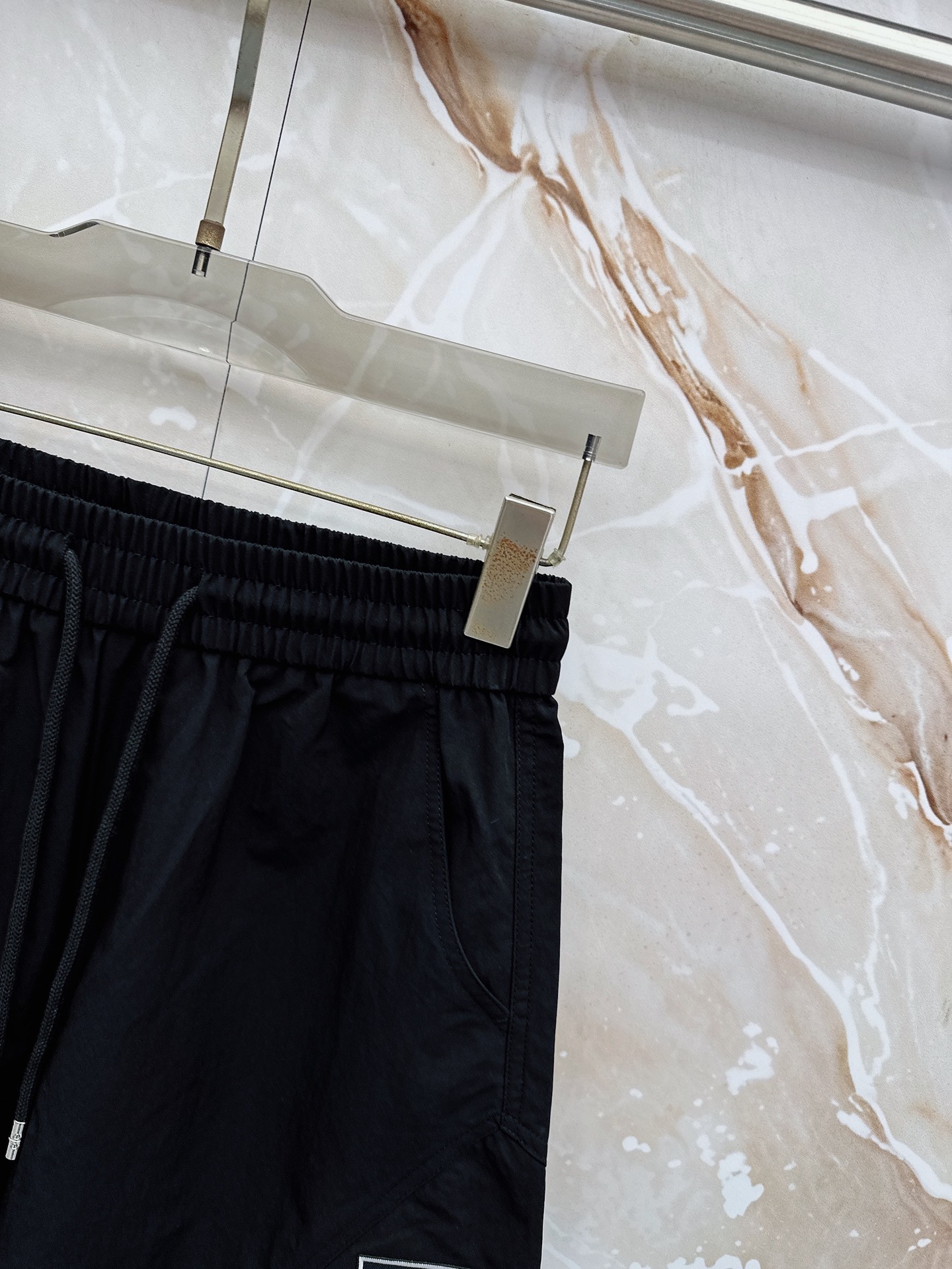 alo🔥🔥春夏新款宽松休闲，采用优质面料，亲肤舒服，压褶设计简直是神来之笔，不仅增加了的层次感，还超级显