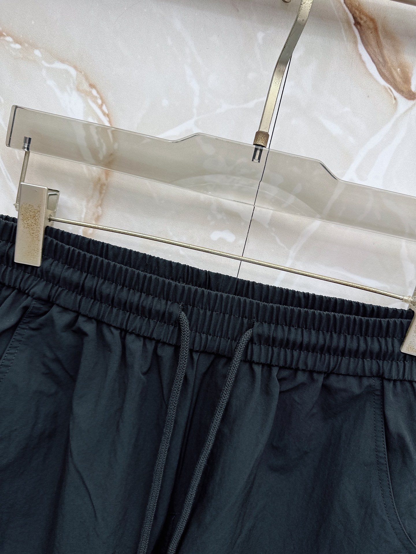 alo🔥🔥春夏新款宽松休闲，采用优质面料，亲肤舒服，压褶设计简直是神来之笔，不仅增加了的层次感，还超级显