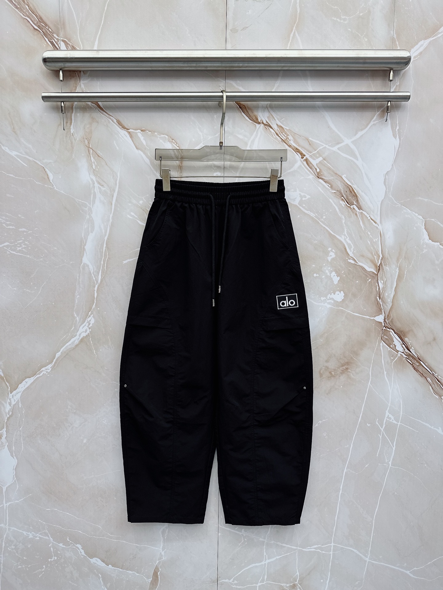 alo🔥🔥春夏新款宽松休闲，采用优质面料，亲肤舒服，压褶设计简直是神来之笔，不仅增加了的层次感，还超级显