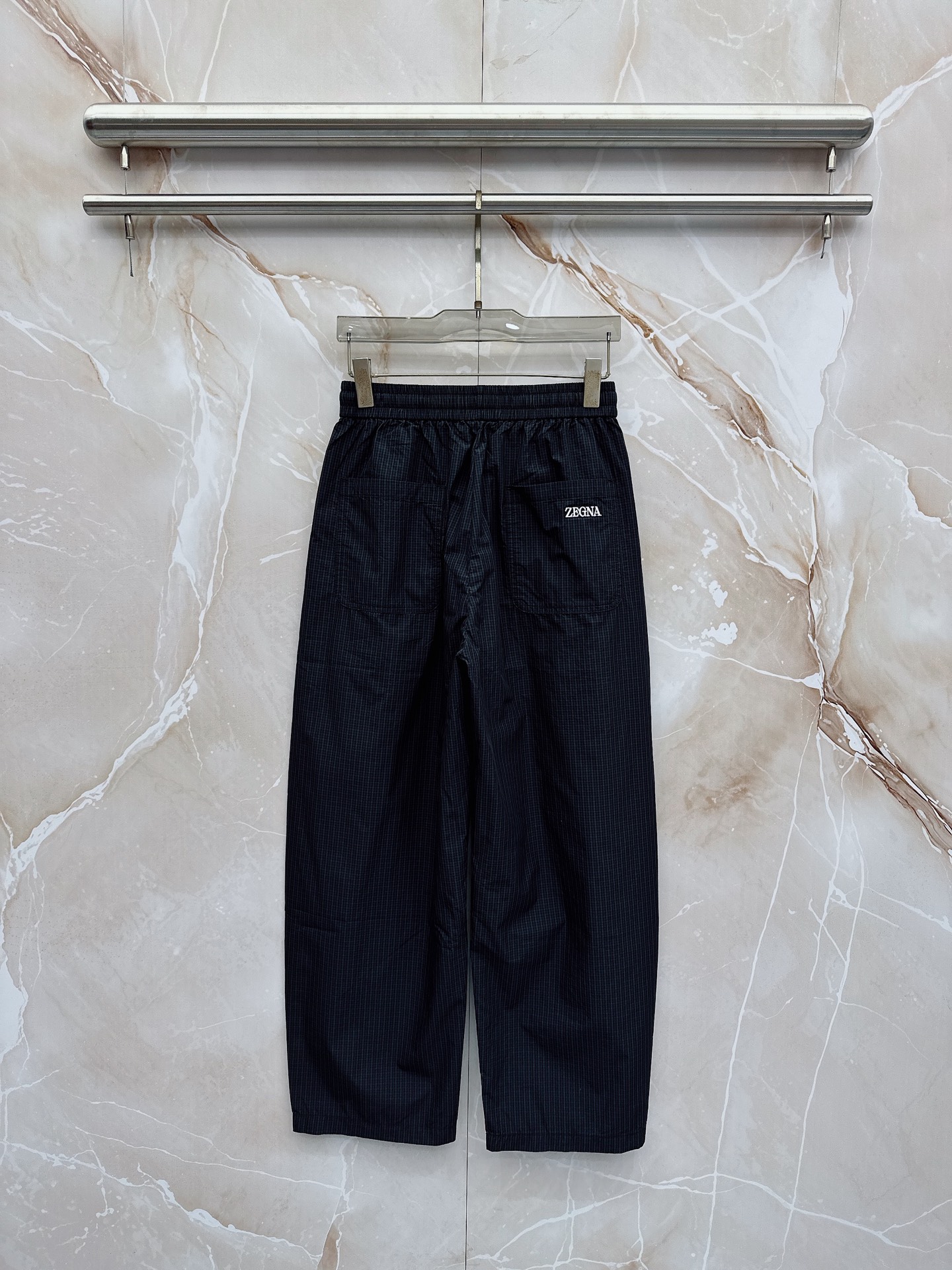 杰尼亚 🔥🔥春夏新款宽松休闲，采用优质面料，亲肤舒服，压褶设计简直是神来之笔，不仅增加了的层次感，还超级