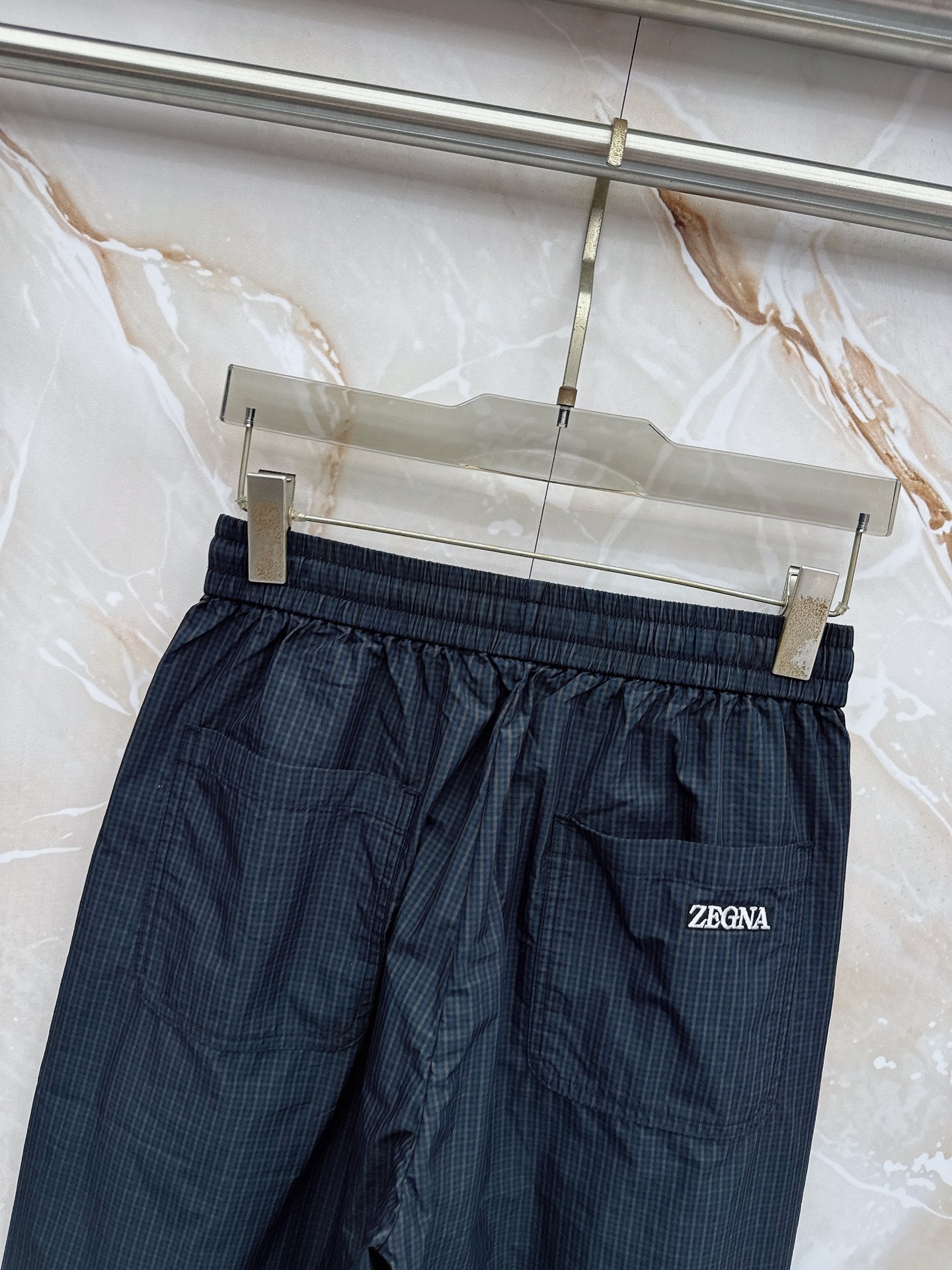 杰尼亚 🔥🔥春夏新款宽松休闲，采用优质面料，亲肤舒服，压褶设计简直是神来之笔，不仅增加了的层次感，还超级