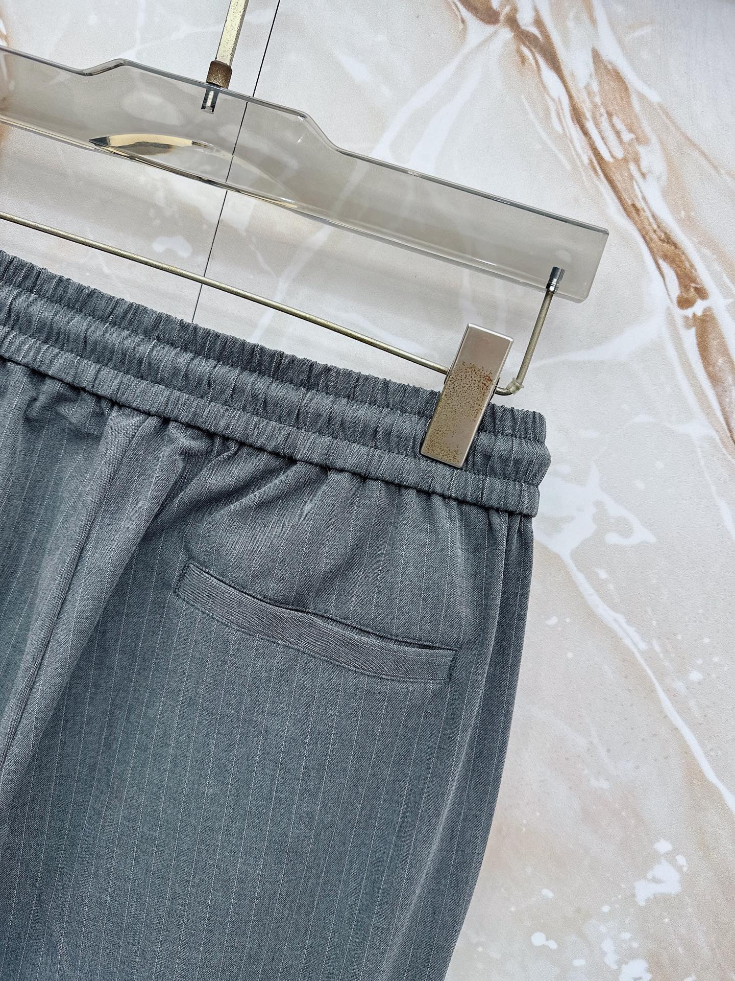 普拉达🔥🔥春夏新款宽松休闲，采用优质面料，亲肤舒服，压褶设计简直是神来之笔，不仅增加了的层次感，还超级显