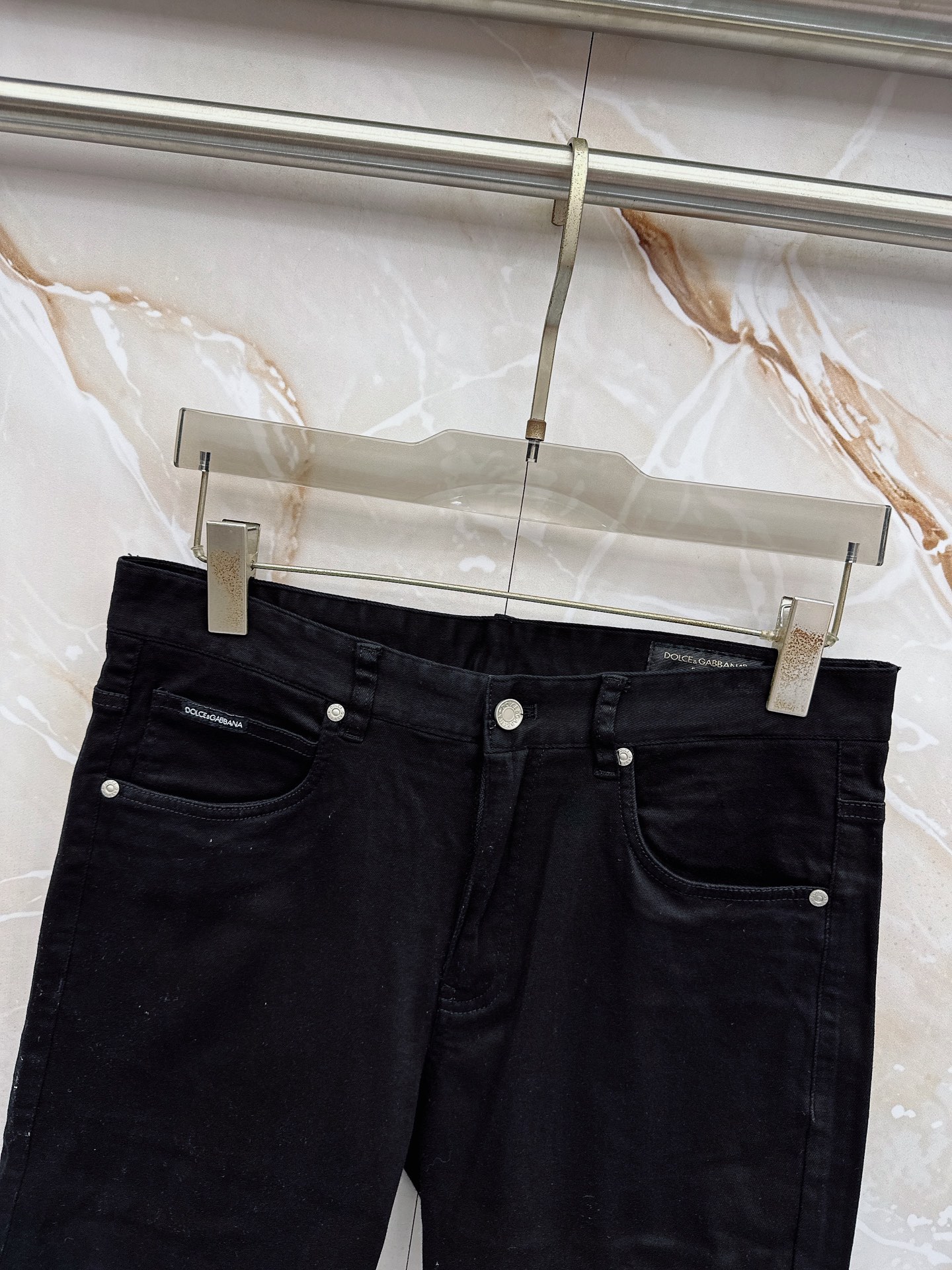 𝘿𝙊𝙇𝘾𝙀 & 𝙂𝘼𝘽𝘽𝘼𝙉𝘼杜嘉班哪👖春夏热卖潮流 😘DG26官网每季 百慕大黑色弹力牛仔短裤 必推产