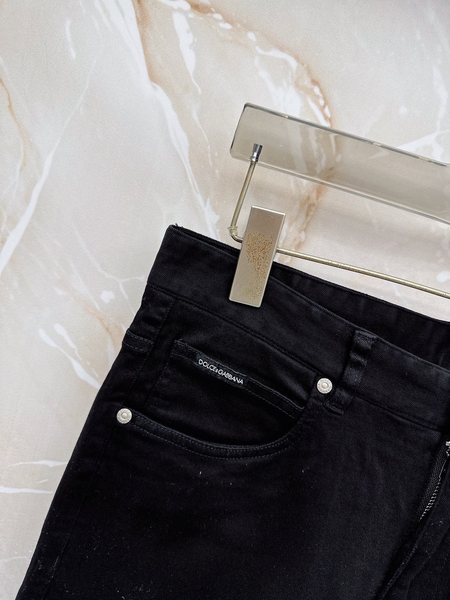 𝘿𝙊𝙇𝘾𝙀 & 𝙂𝘼𝘽𝘽𝘼𝙉𝘼杜嘉班哪👖春夏热卖潮流 😘DG26官网每季 百慕大黑色弹力牛仔短裤 必推产