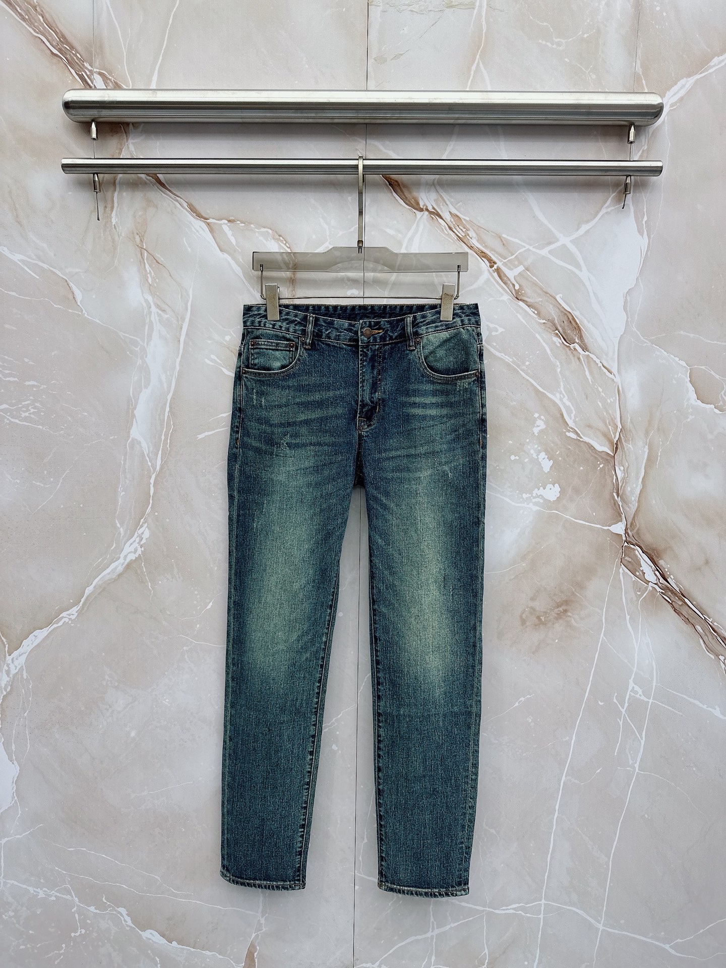 普拉达 2026春夏🔥🔥新款现货上市，原单爆款牛仔裤👖超级定制款，原版五金，超级重工工艺，版型超赞👍细节