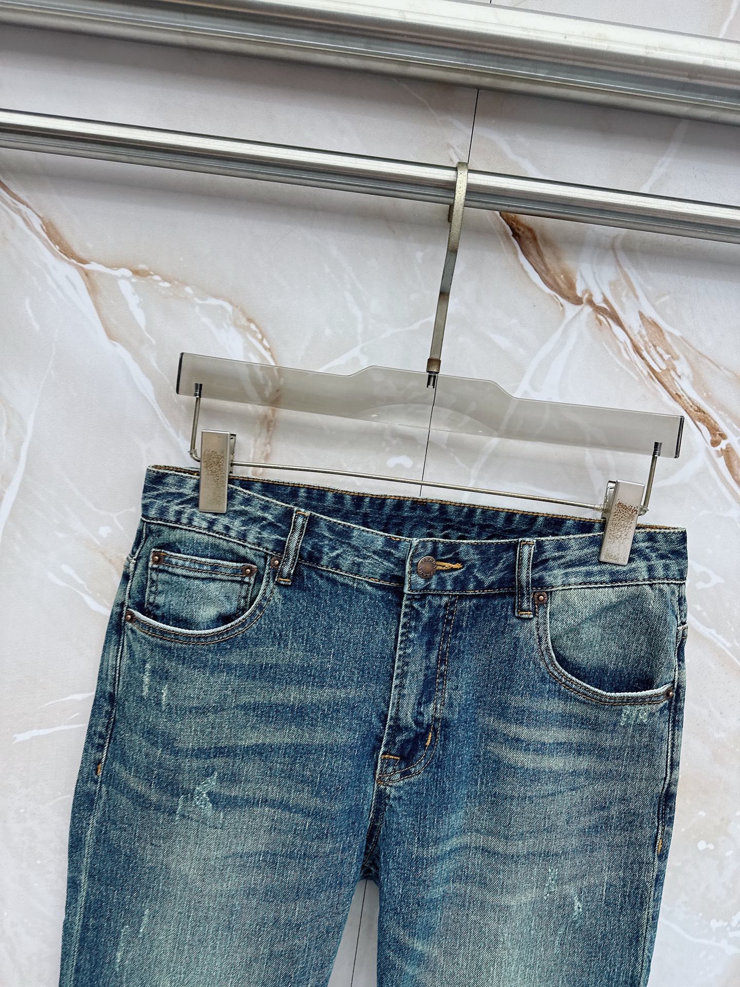 普拉达 2026春夏🔥🔥新款现货上市，原单爆款牛仔裤👖超级定制款，原版五金，超级重工工艺，版型超赞👍细节