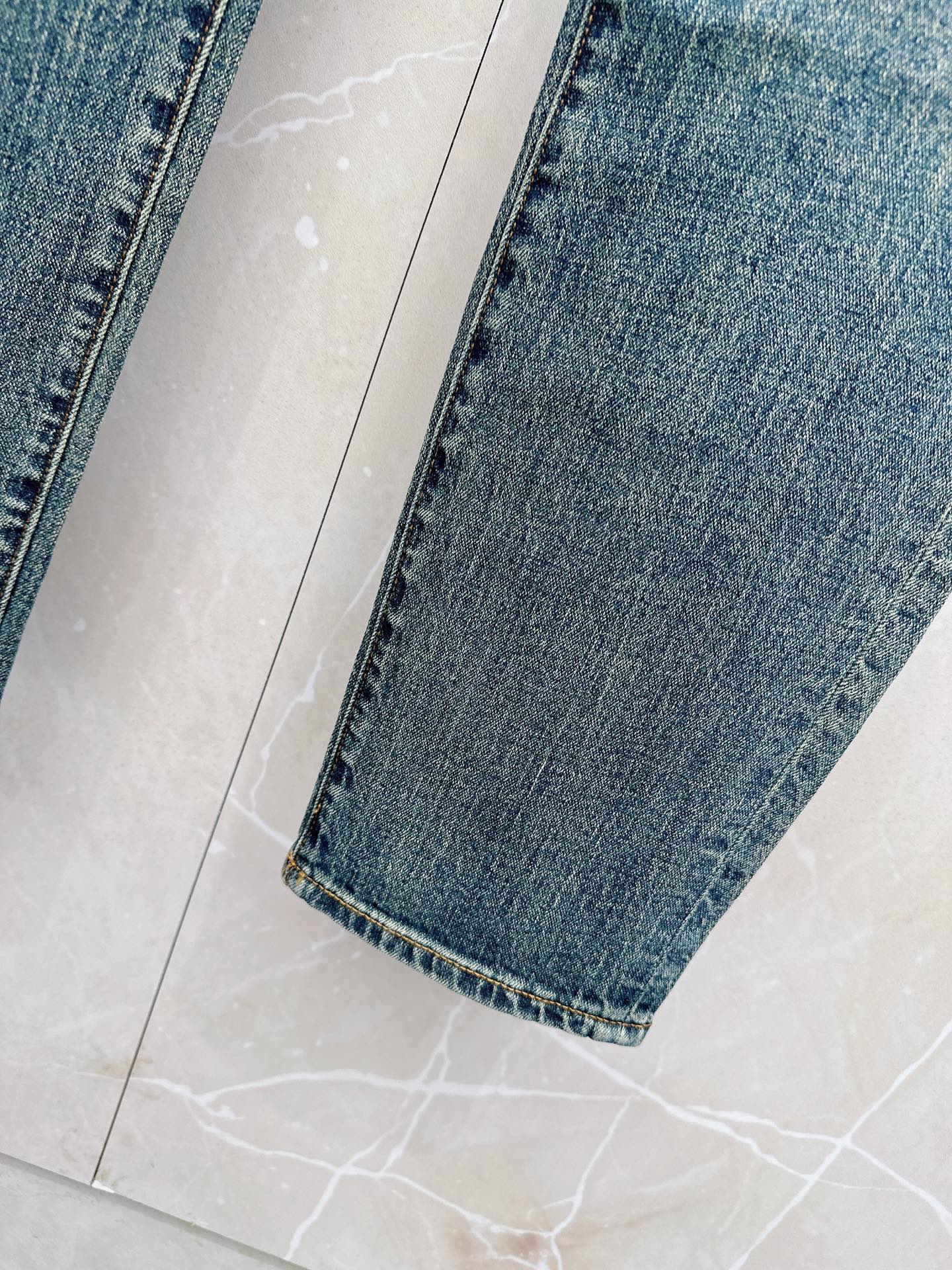 普拉达 2026春夏🔥🔥新款现货上市，原单爆款牛仔裤👖超级定制款，原版五金，超级重工工艺，版型超赞👍细节