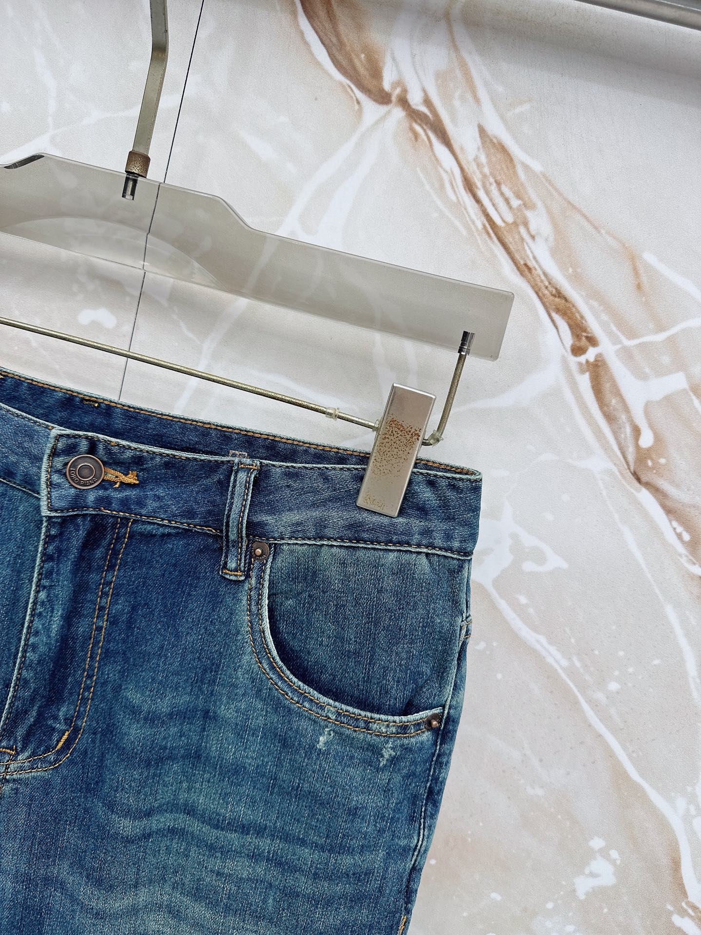 Loro Piana 春夏🔥🔥新款现货上市，原单爆款牛仔裤👖超级定制款，原版五金，超级重工工艺，版型超赞