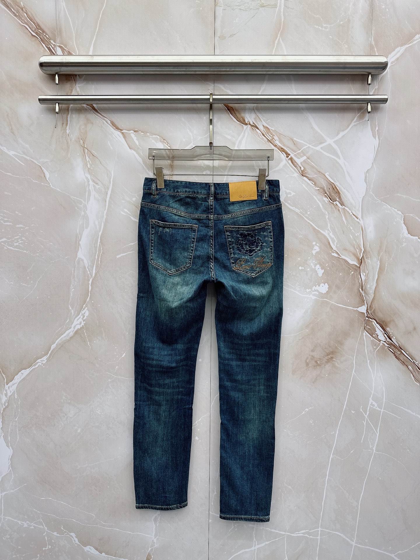 Loro Piana 春夏🔥🔥新款现货上市，原单爆款牛仔裤👖超级定制款，原版五金，超级重工工艺，版型超赞