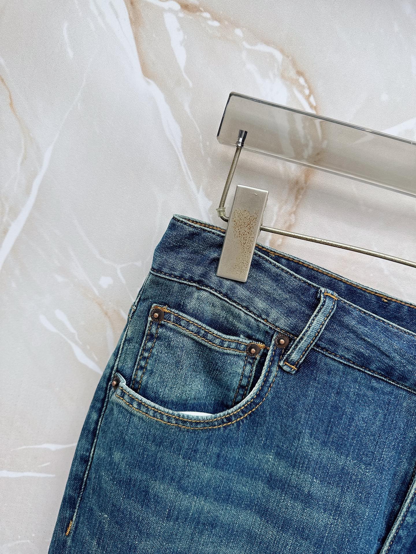 Loro Piana 春夏🔥🔥新款现货上市，原单爆款牛仔裤👖超级定制款，原版五金，超级重工工艺，版型超赞