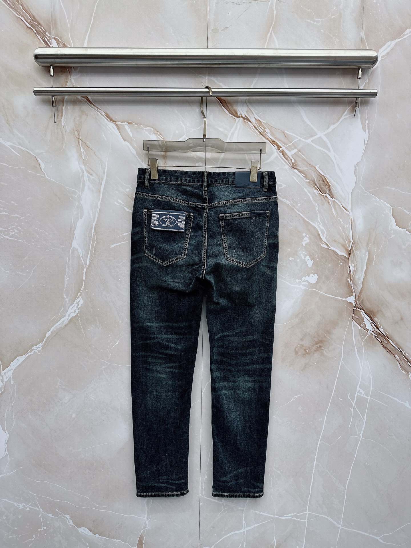 普拉达 2026春夏🔥🔥新款现货上市，原单爆款牛仔裤👖超级定制款，原版五金，超级重工工艺，版型超赞👍细节
