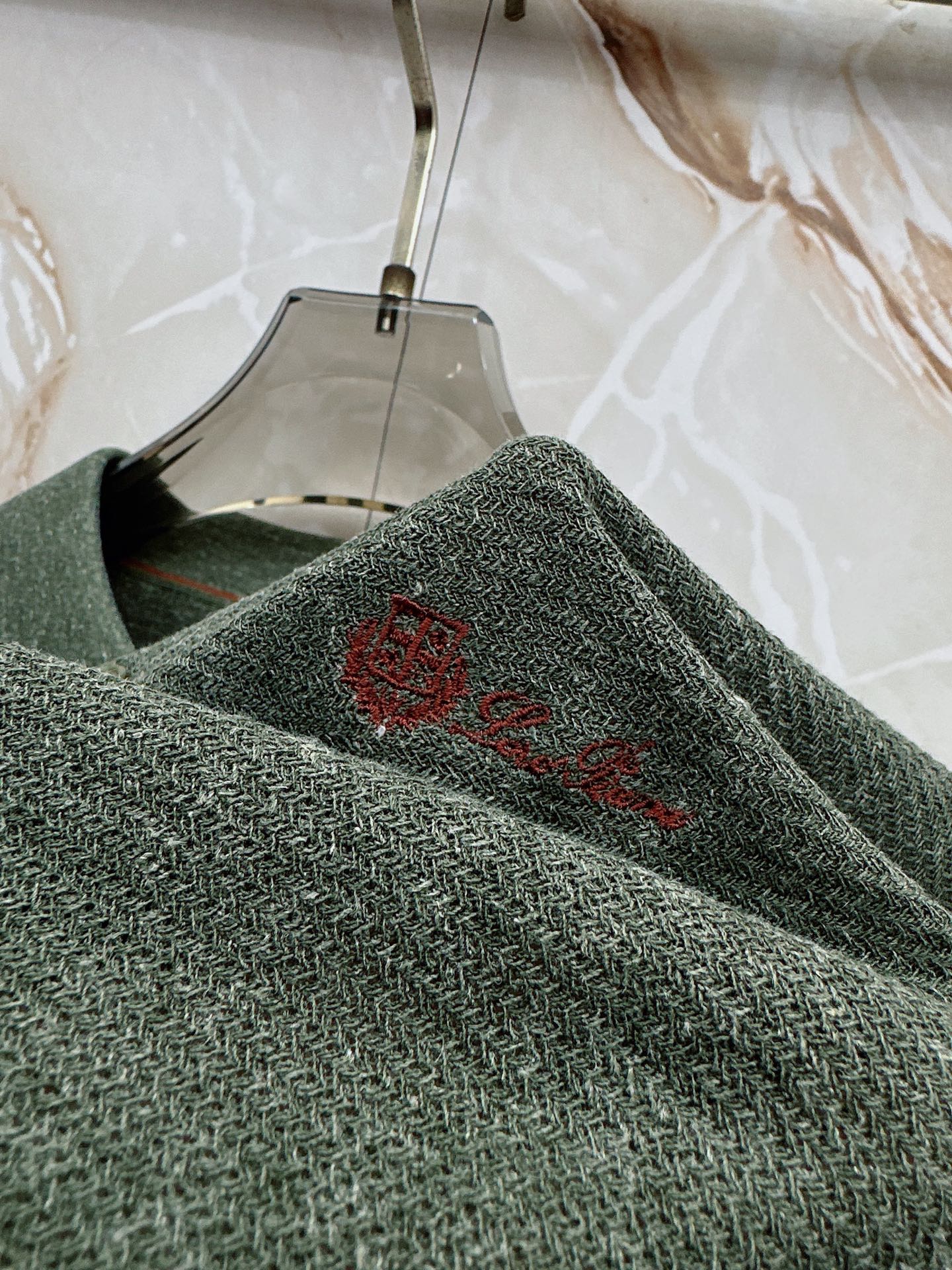 Loro piana春夏新款桑蚕丝天丝混纺针织翻领短Tee，男士经典徽章刺绣商务休闲针织短袖Polo衫！