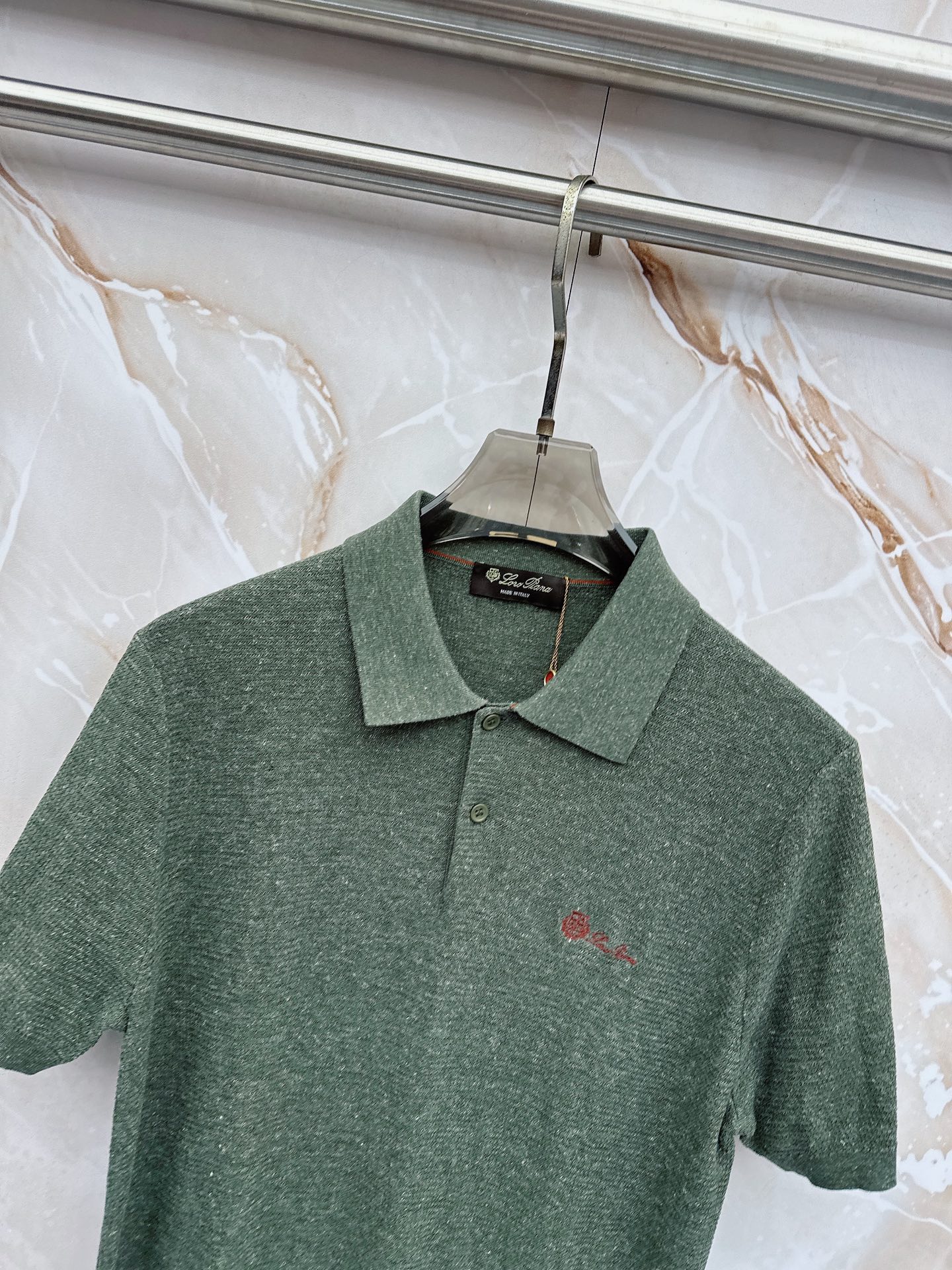 Loro piana春夏新款桑蚕丝天丝混纺针织翻领短Tee，男士经典徽章刺绣商务休闲针织短袖Polo衫！