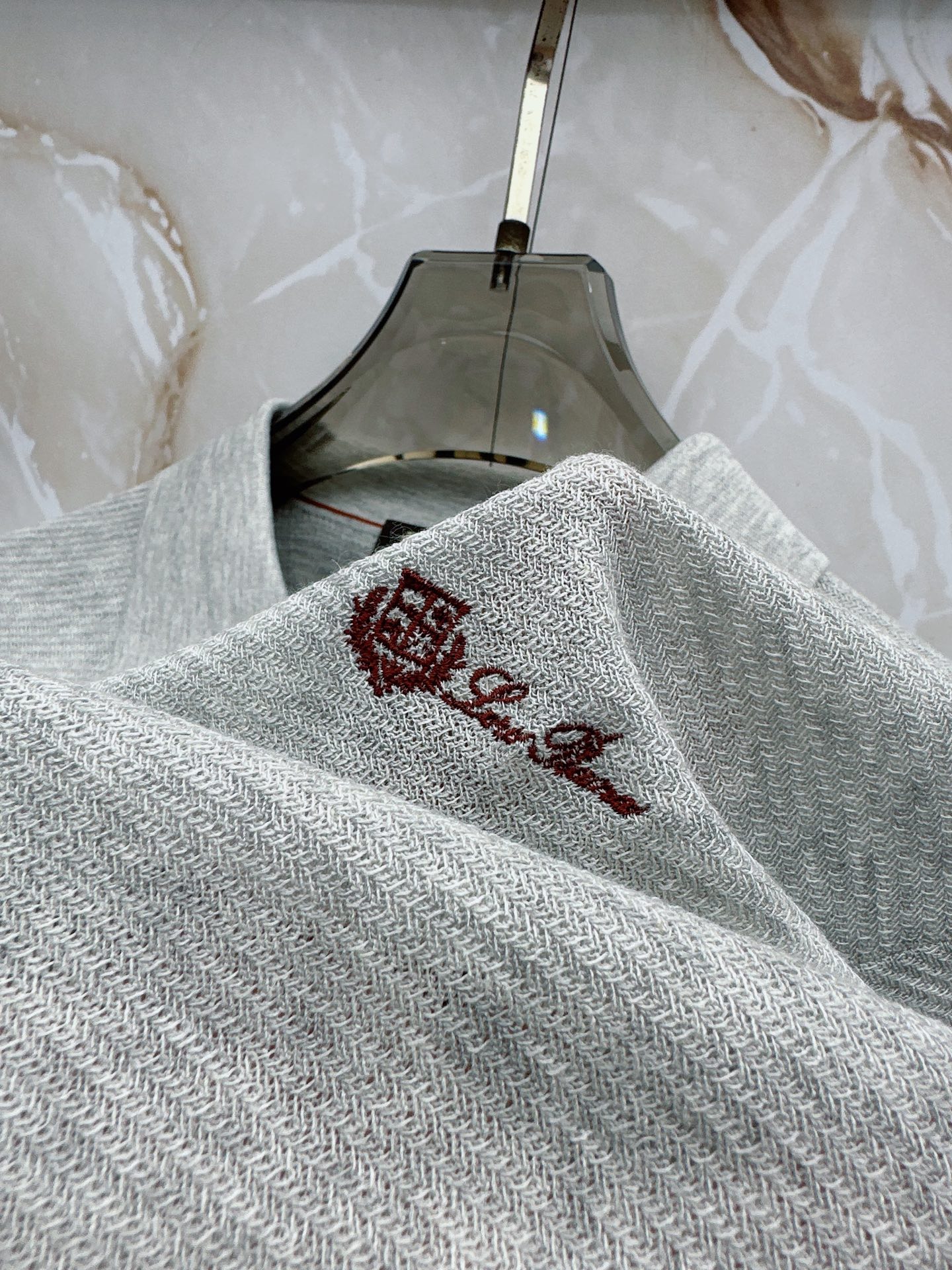 Loro piana春夏新款桑蚕丝天丝混纺针织翻领短Tee，男士经典徽章刺绣商务休闲针织短袖Polo衫！