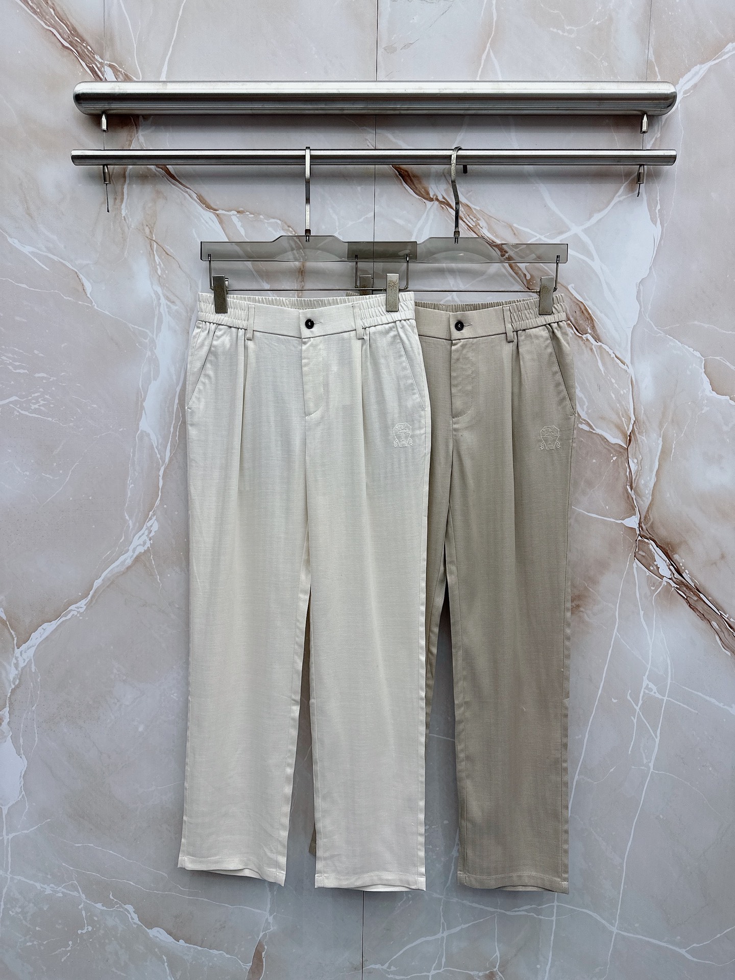 Brunello Cucinelli-BC、2026春夏新品休闲裤，以80%天丝与20%亚麻混纺，打造轻