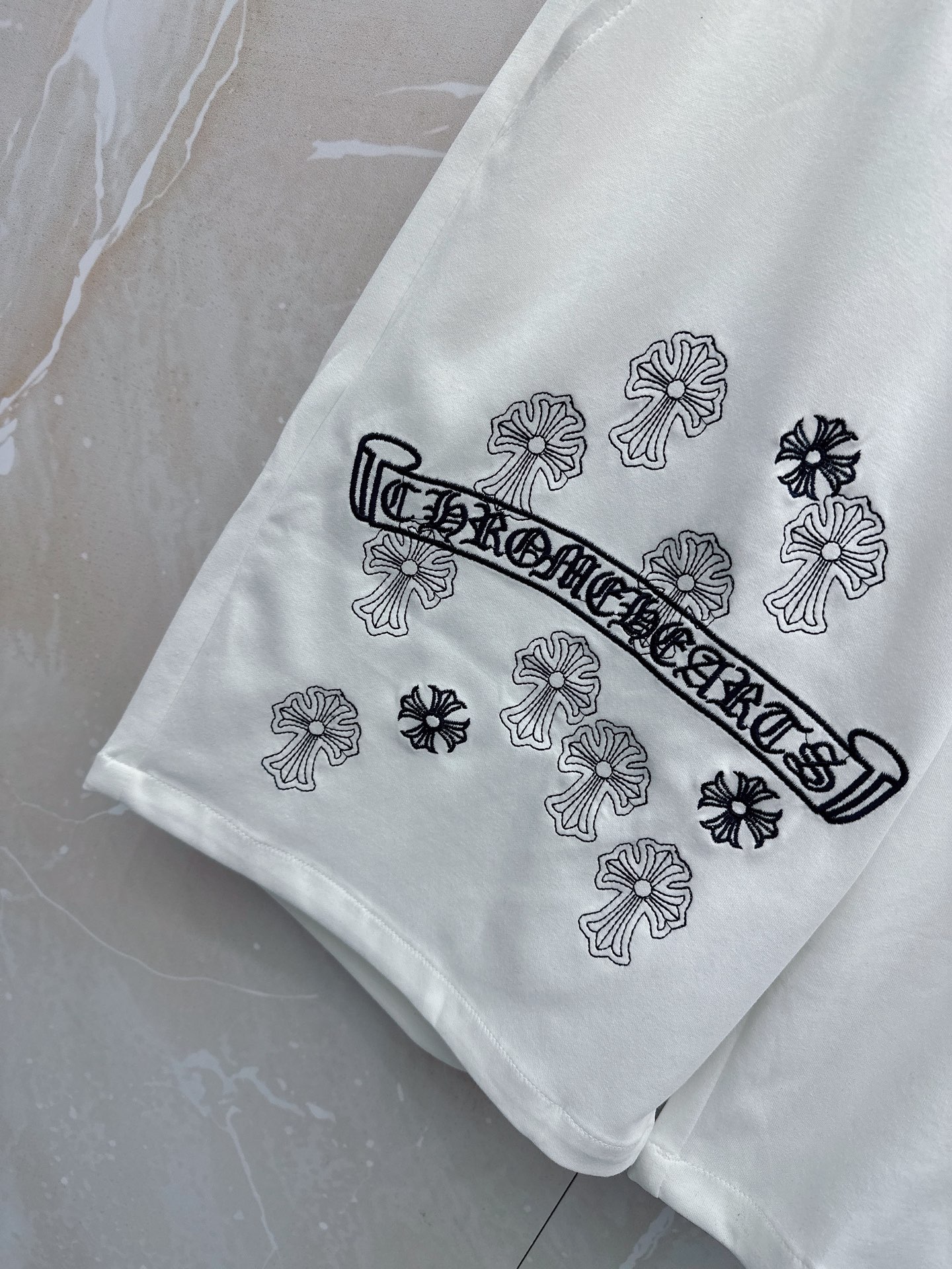 克罗心  三标齐全 2026夏季新款男士休闲短裤，高级定制面料透气面料 透气弹力舒适度极高，细节无可挑剔
