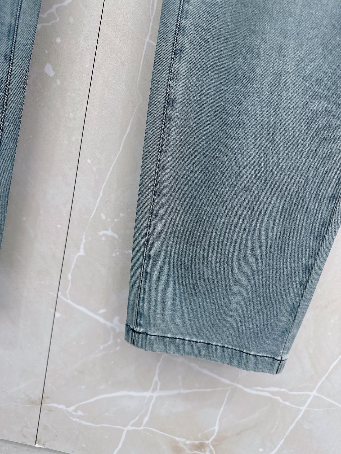 LV 2026春夏🔥🔥新款现货上市，原单爆款牛仔裤👖超级定制款，原版五金，超级重工工艺，版型超赞👍细节做