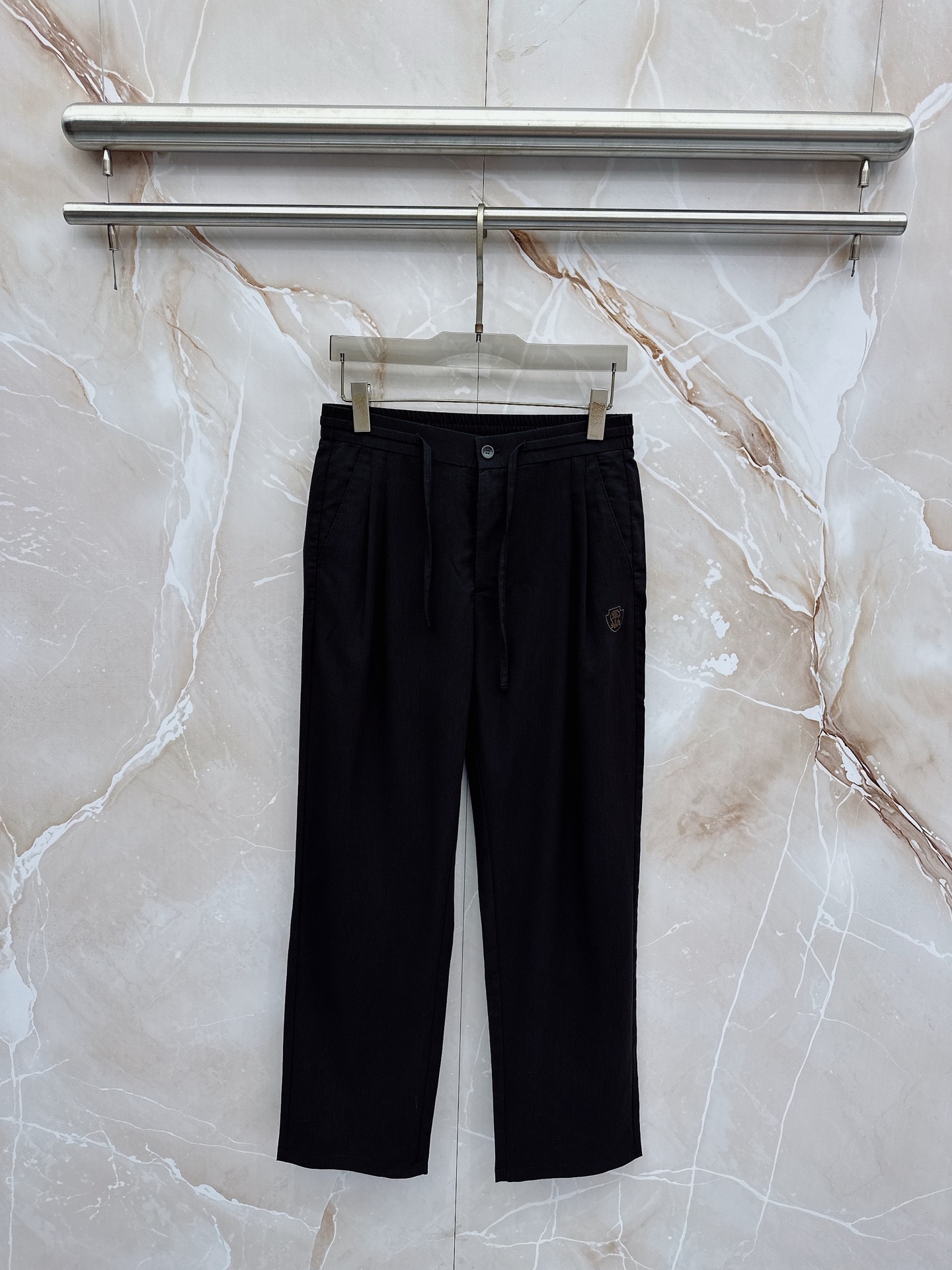 NO:839497,BC 2026 spring and summer latest casual pants. Exclusive customization for sale. Original customization. Customer-supplied hardware accessories. Original quality. Imported customer-supplied fabrics. Heavy washing. Fine workmanship and routing. Excellent upper body!  Preferred item Size M-3XL,,19860909BC 2026春夏最新款休闲裤 独家定制发售 原版定制 客供五金辅料 原单品质 进口客供定制面料重工洗水 做工走线精细 上身绝佳！优选单品 码数M-3XL,,,Men's clothing