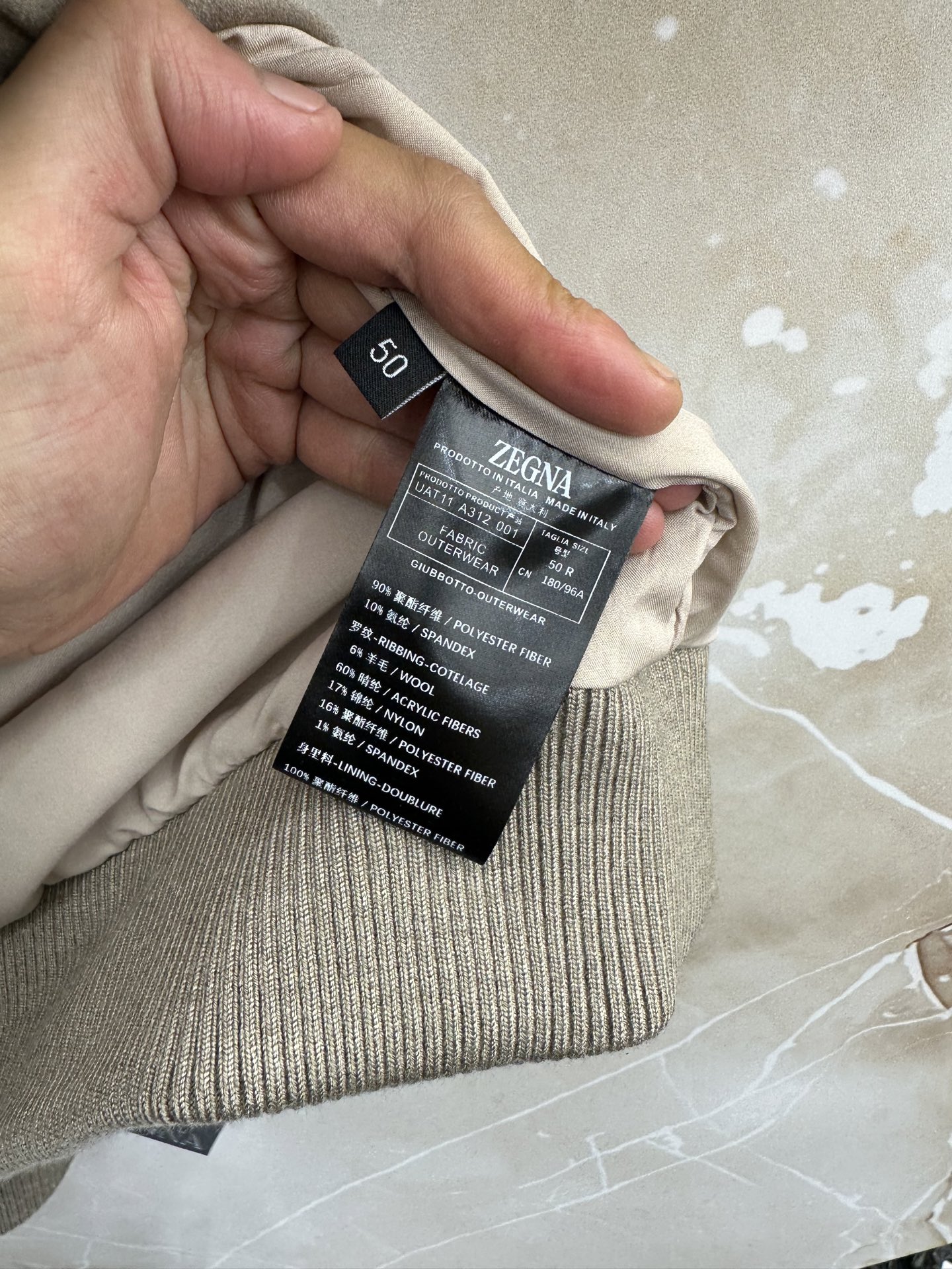ZEGNA 杰尼亚 2026ss秋冬新款拼接立领夹克外套，采用麂皮绒拼针织，面料抗皱不起球，没有大logo，商务休闲都可