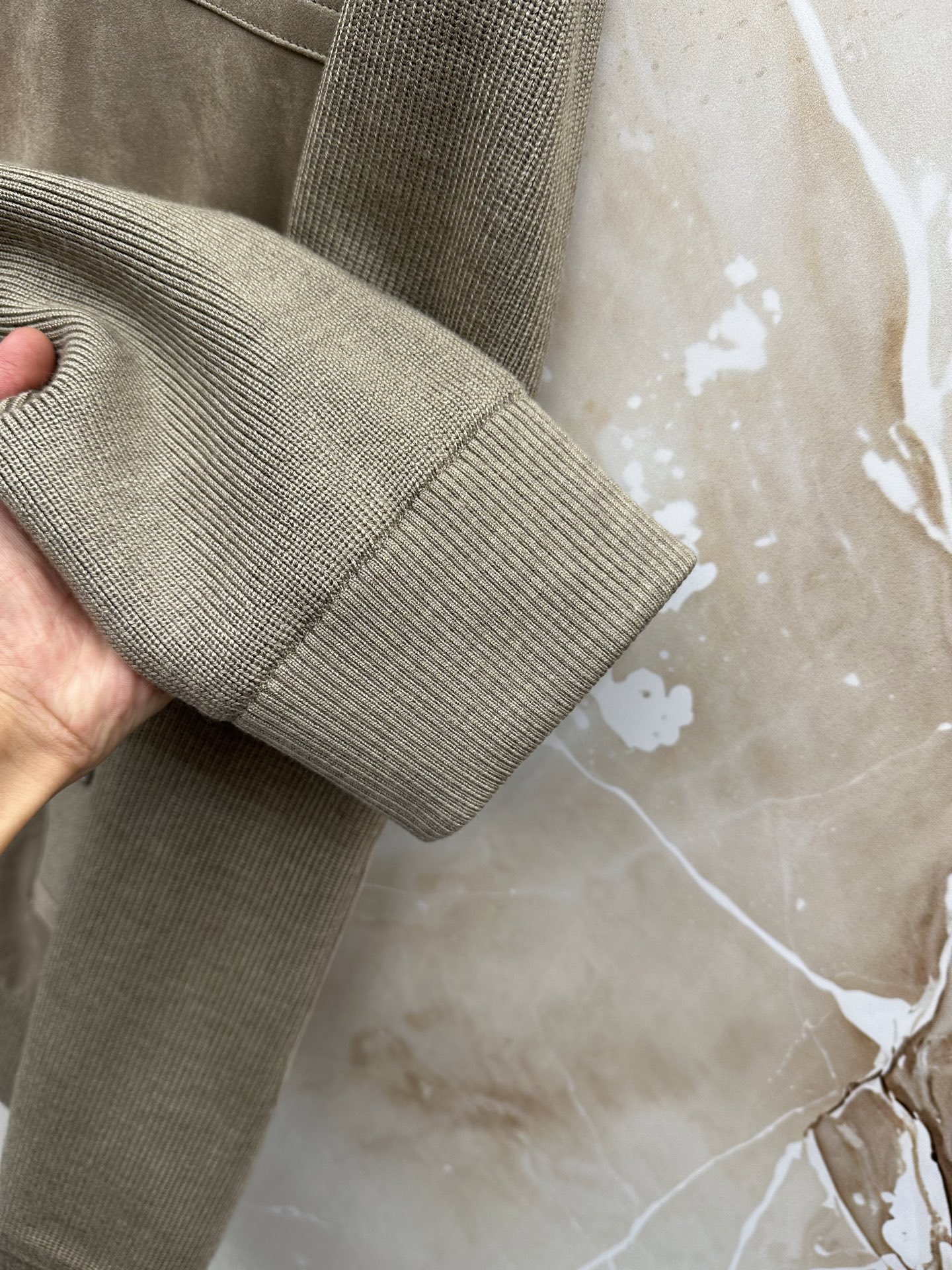 ZEGNA 杰尼亚 2026ss秋冬新款拼接立领夹克外套，采用麂皮绒拼针织，面料抗皱不起球，没有大logo，商务休闲都可