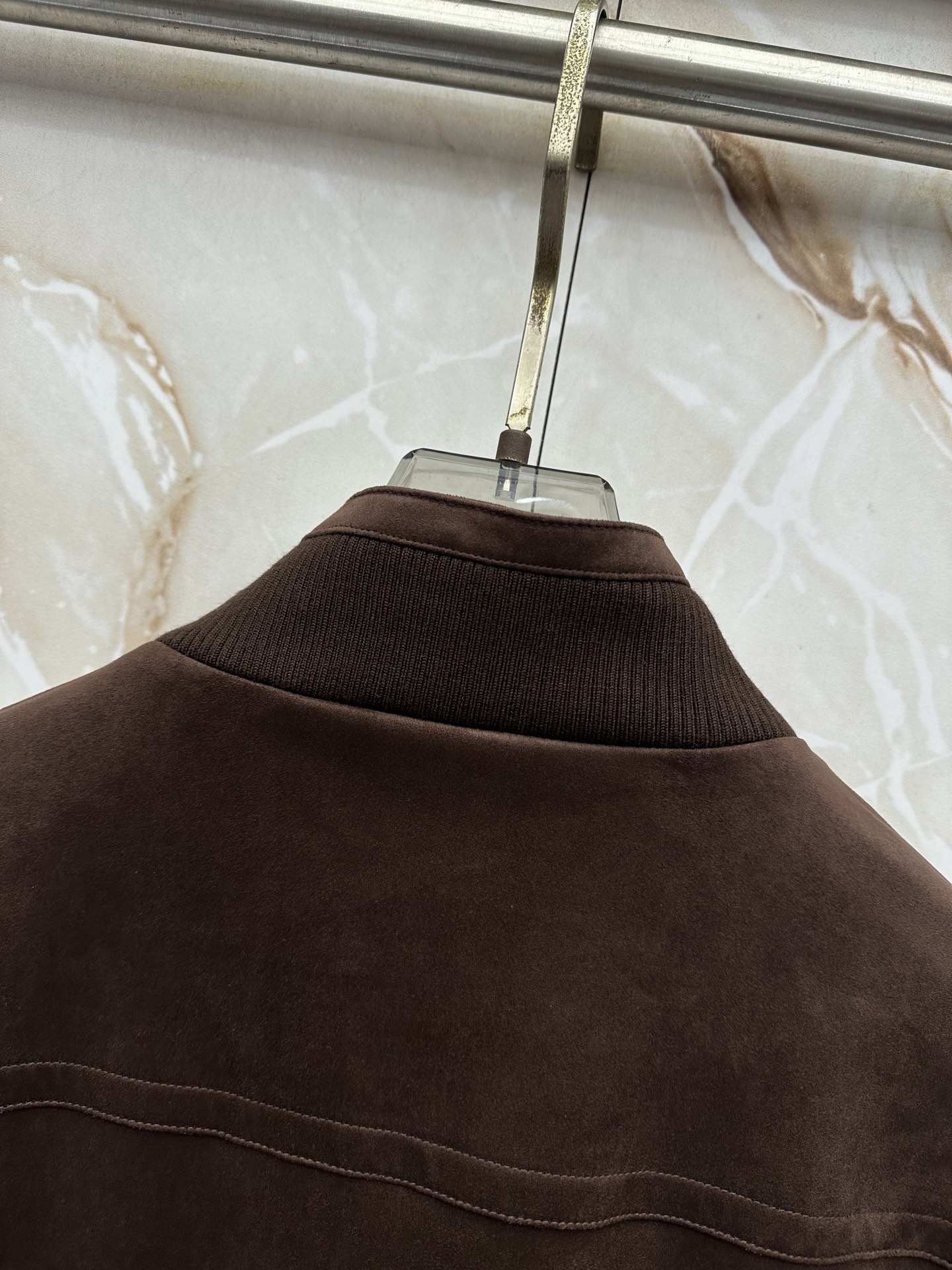 ZEGNA 杰尼亚 2026ss秋冬新款拼接立领夹克外套，采用麂皮绒拼针织，面料抗皱不起球，没有大logo，商务休闲都可