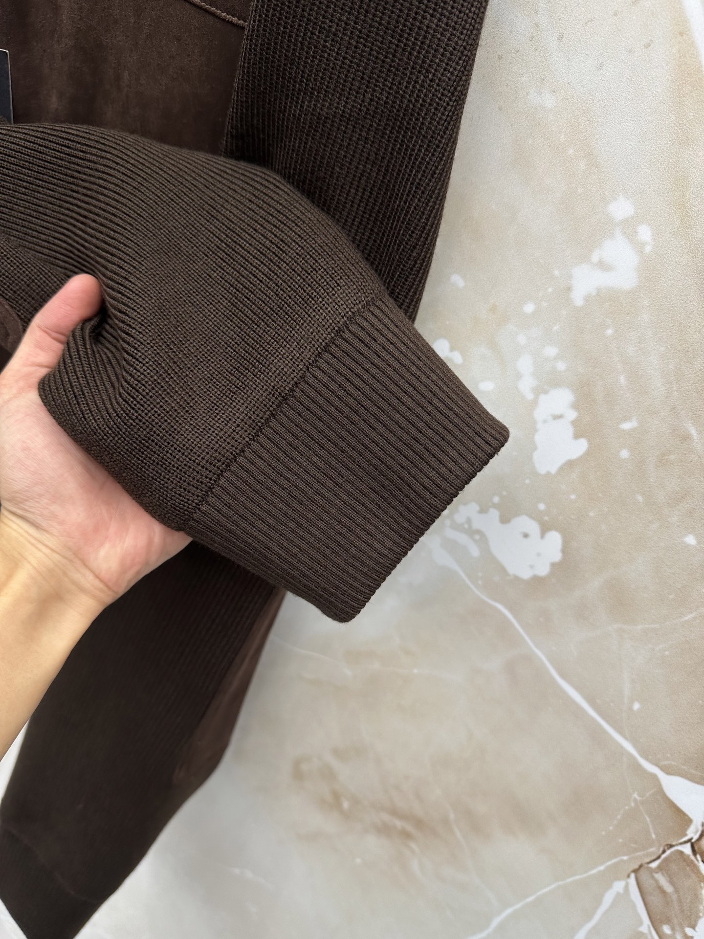 ZEGNA 杰尼亚 2026ss秋冬新款拼接立领夹克外套，采用麂皮绒拼针织，面料抗皱不起球，没有大logo，商务休闲都可